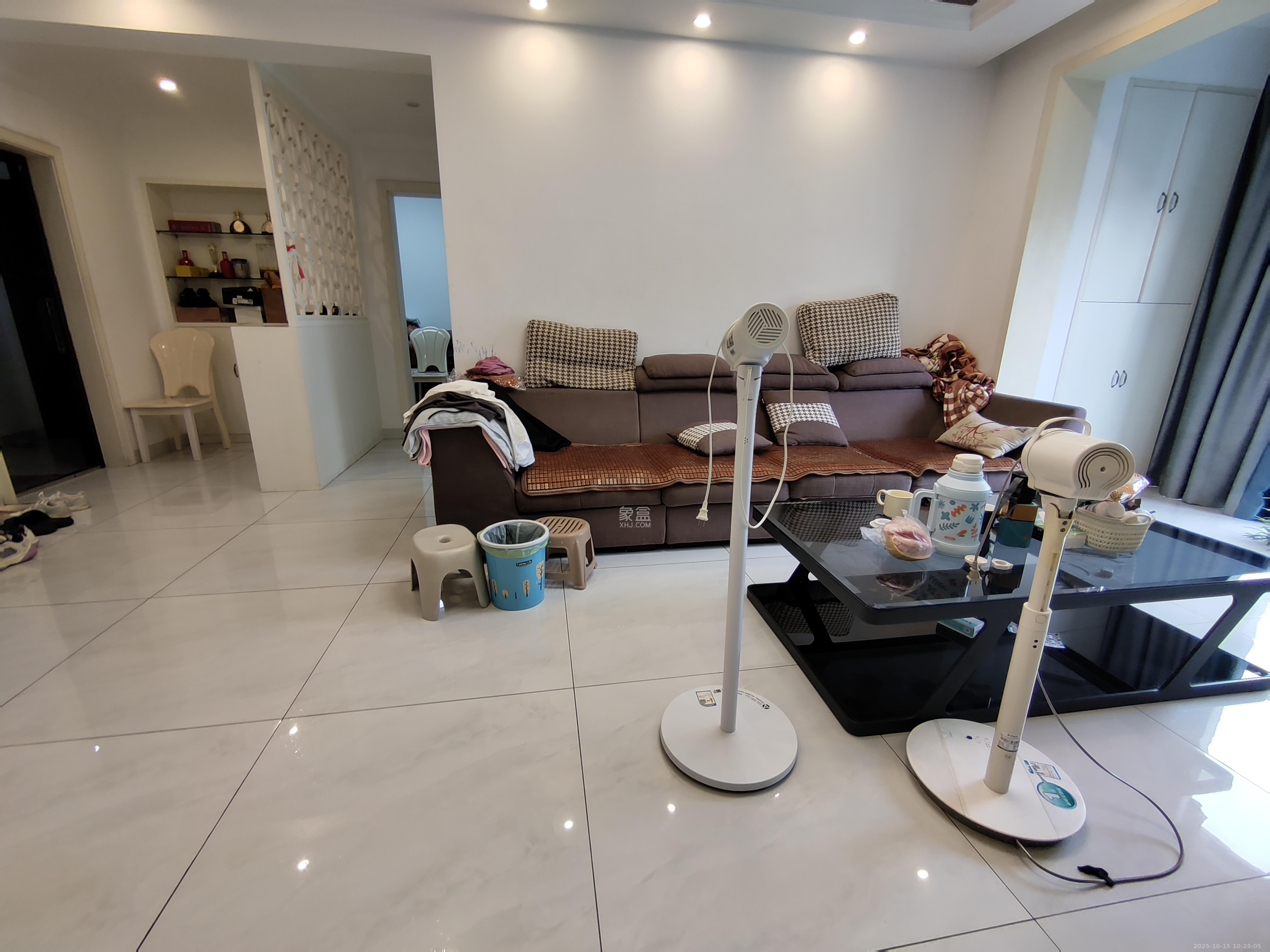 明发国际城 3室2厅1卫 2100.0元/月 明发国际城 3室2厅1卫 2100.0元/月室内图