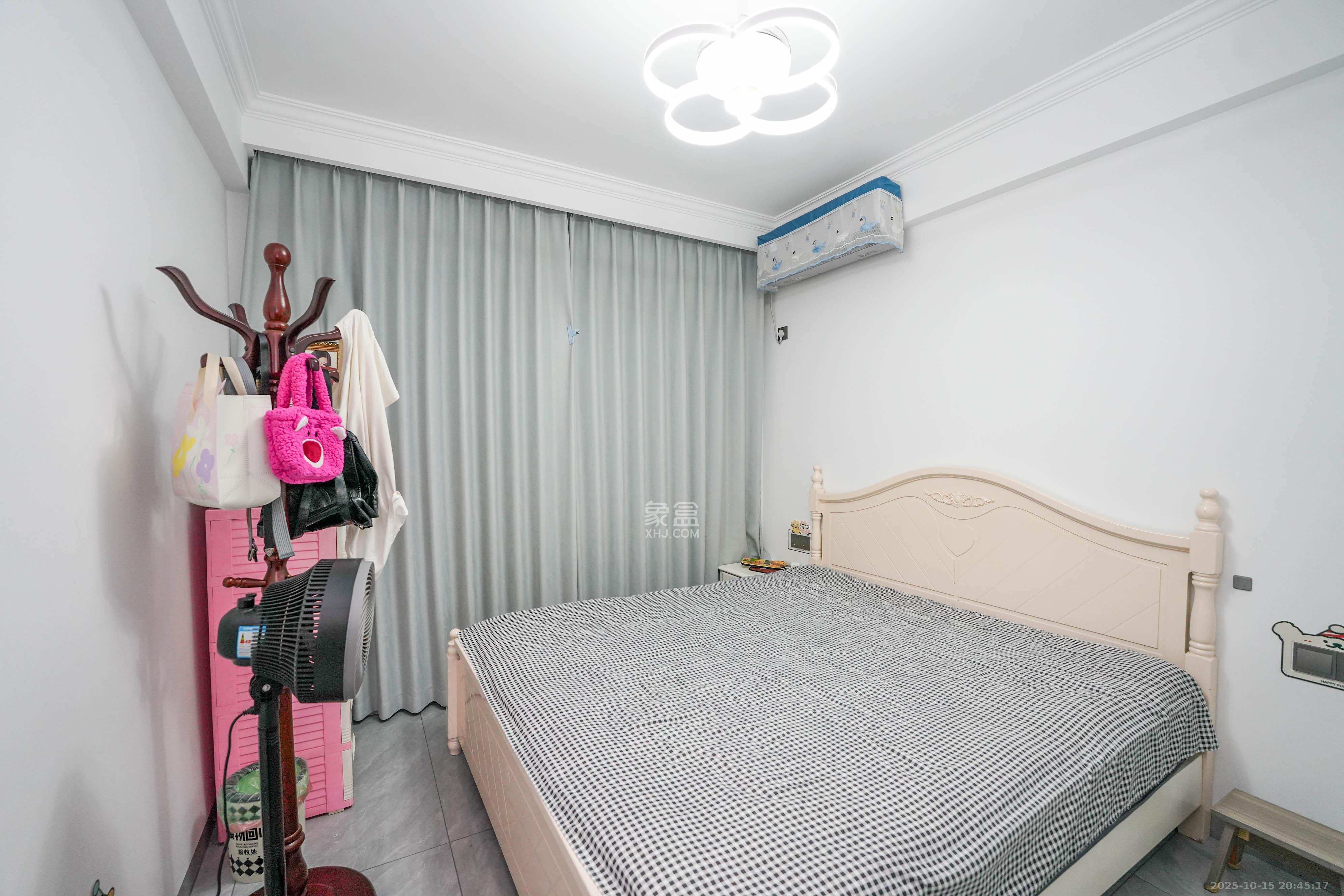 丽发新城  5室2厅2卫    145.0万 丽发新城  5室2厅2卫    145.0万卧室