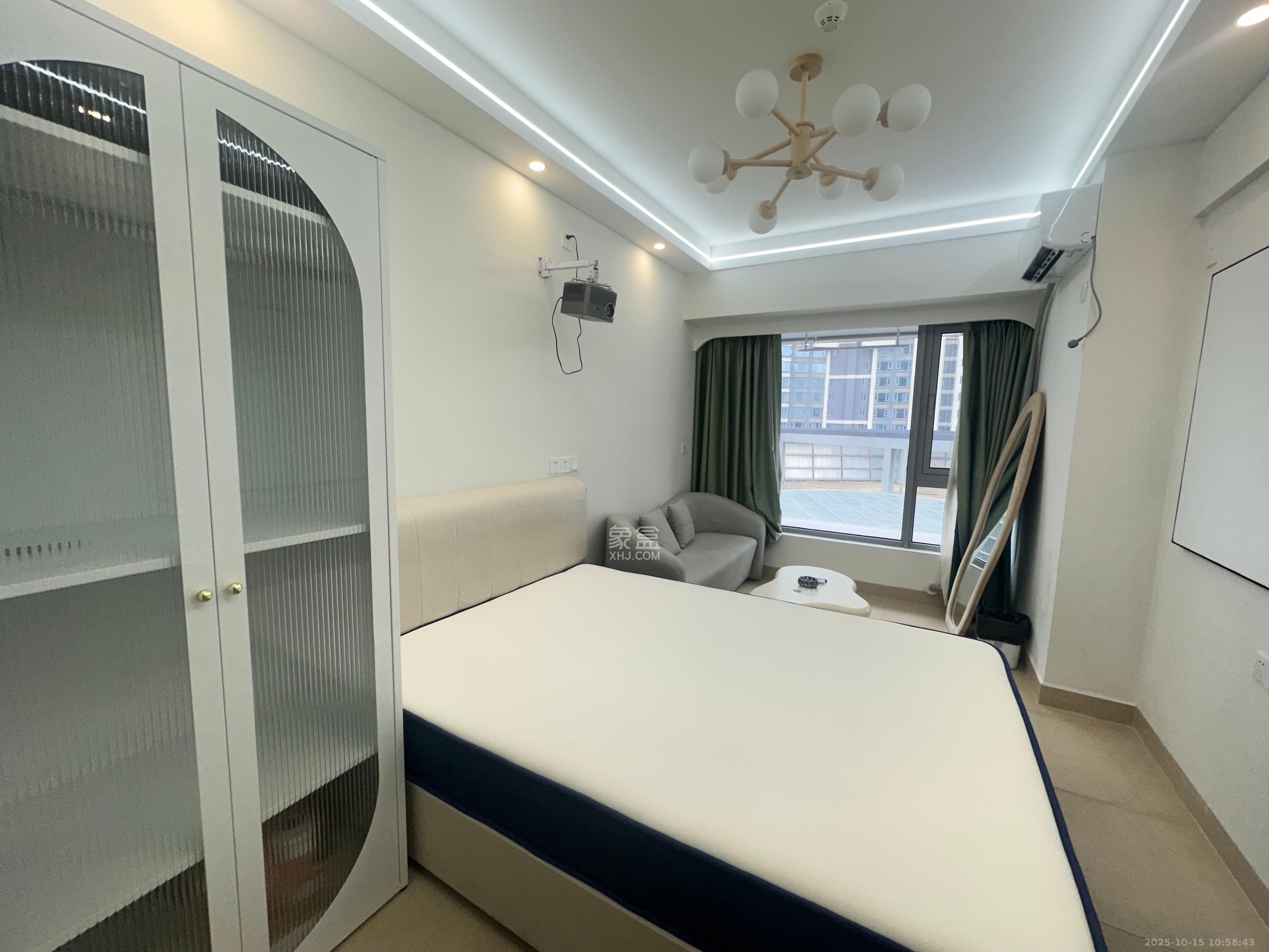 保利天禧EF区  1室1厅1卫    1500.0元/月室内图