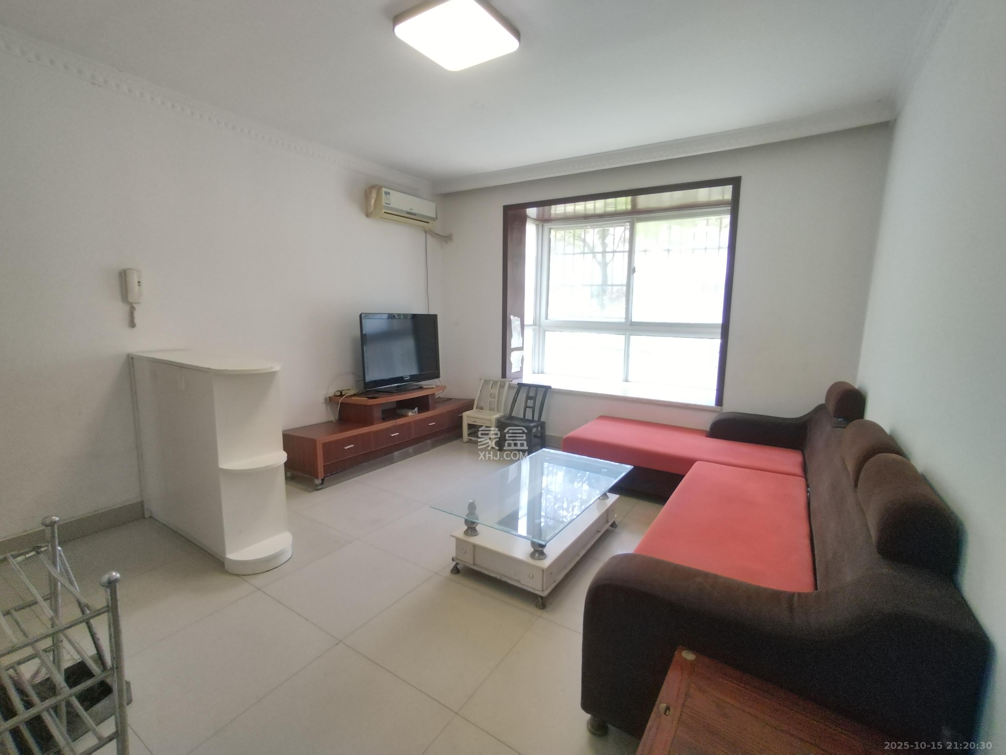 金麓西岸和苑  2室2厅1卫    1600.0元/月 金麓西岸和苑  2室2厅1卫    1600.0元/月室内图