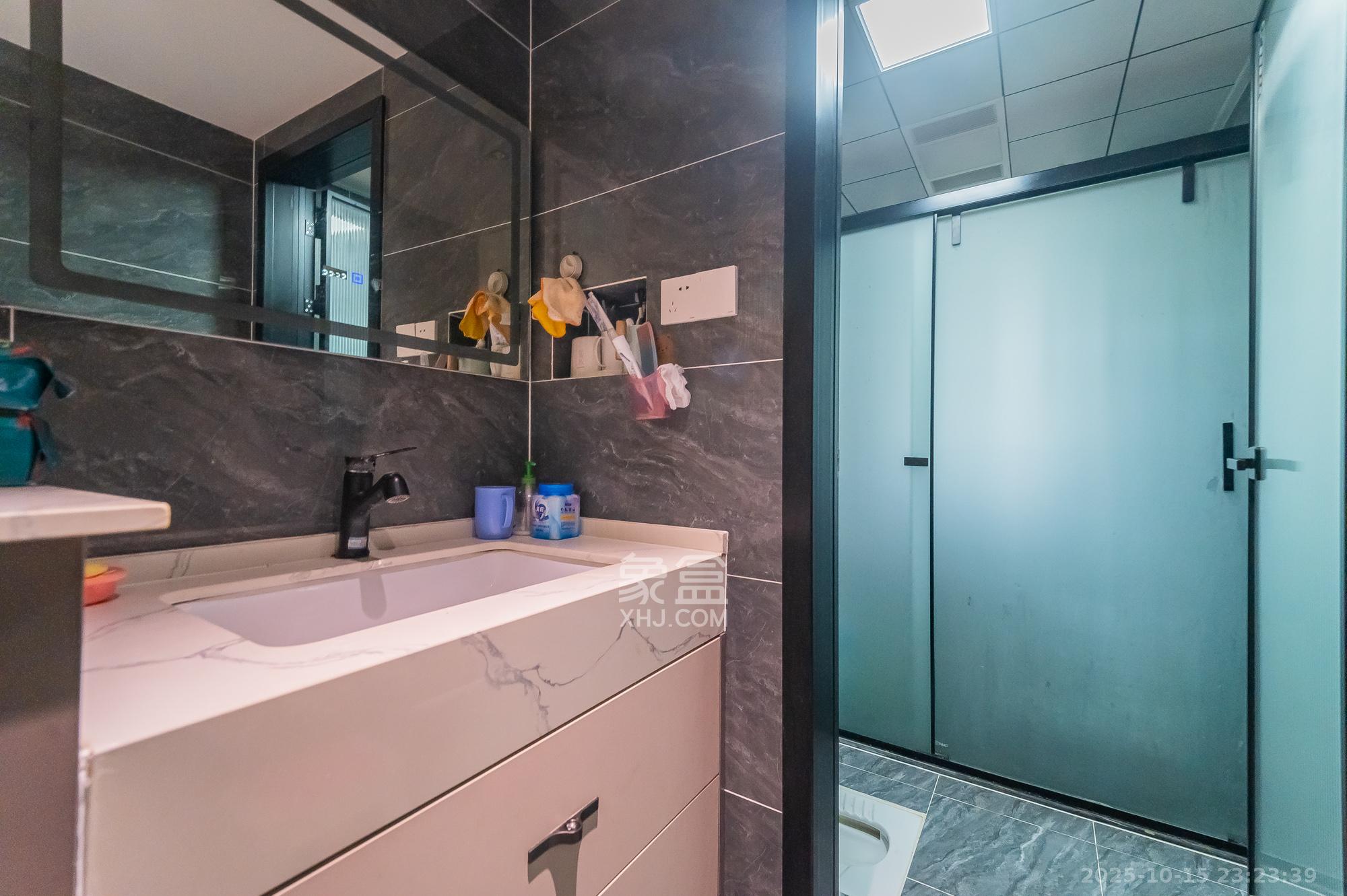 中建悦和城  3室2厅2卫    125.8万卫生间