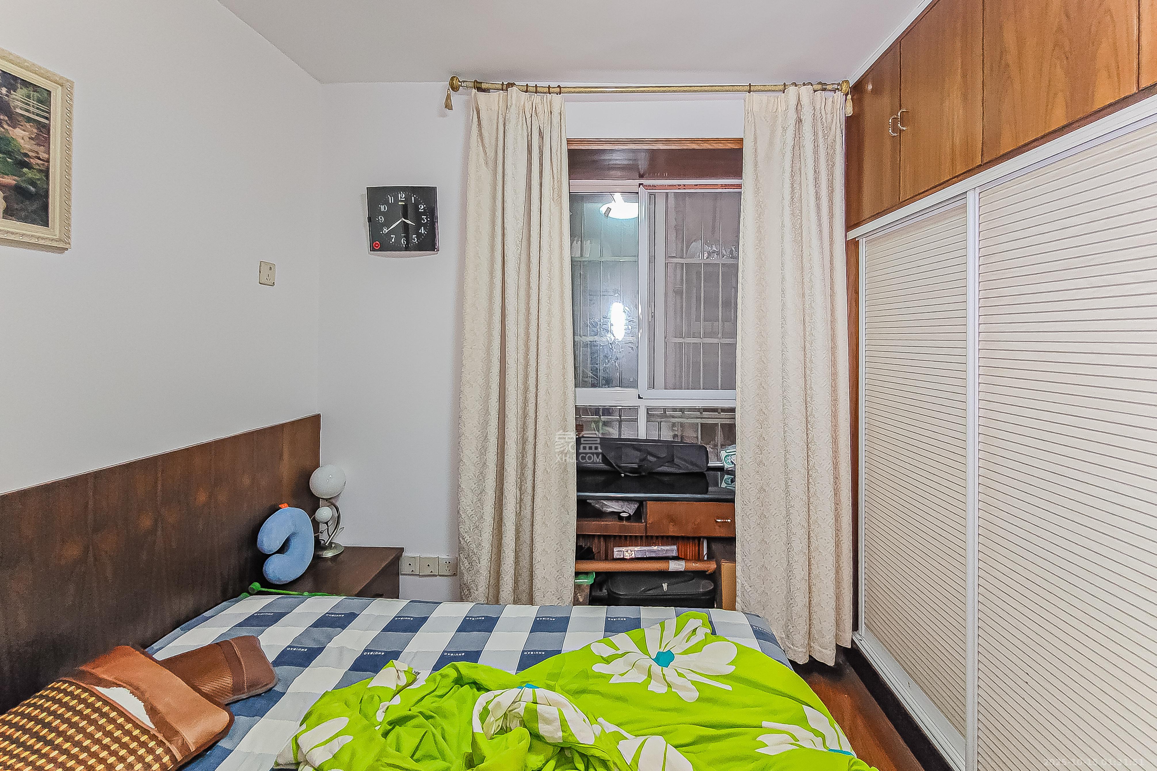 远东公寓  1室0厅0卫    61.5万 远东公寓  1室0厅0卫    61.5万卧室