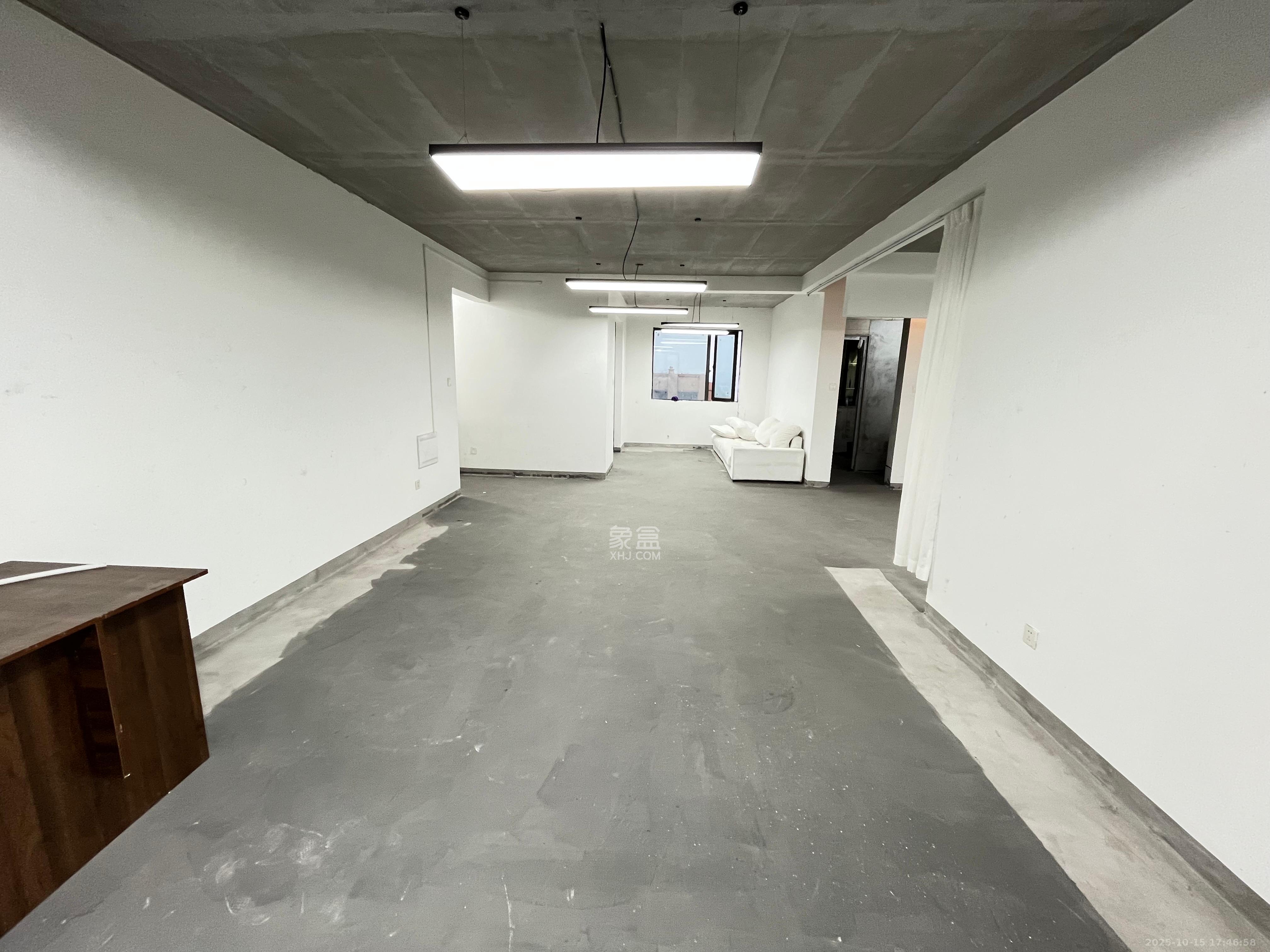 东合新苑  4室2厅2卫    2000.0元/月 东合新苑  4室2厅2卫    2000.0元/月