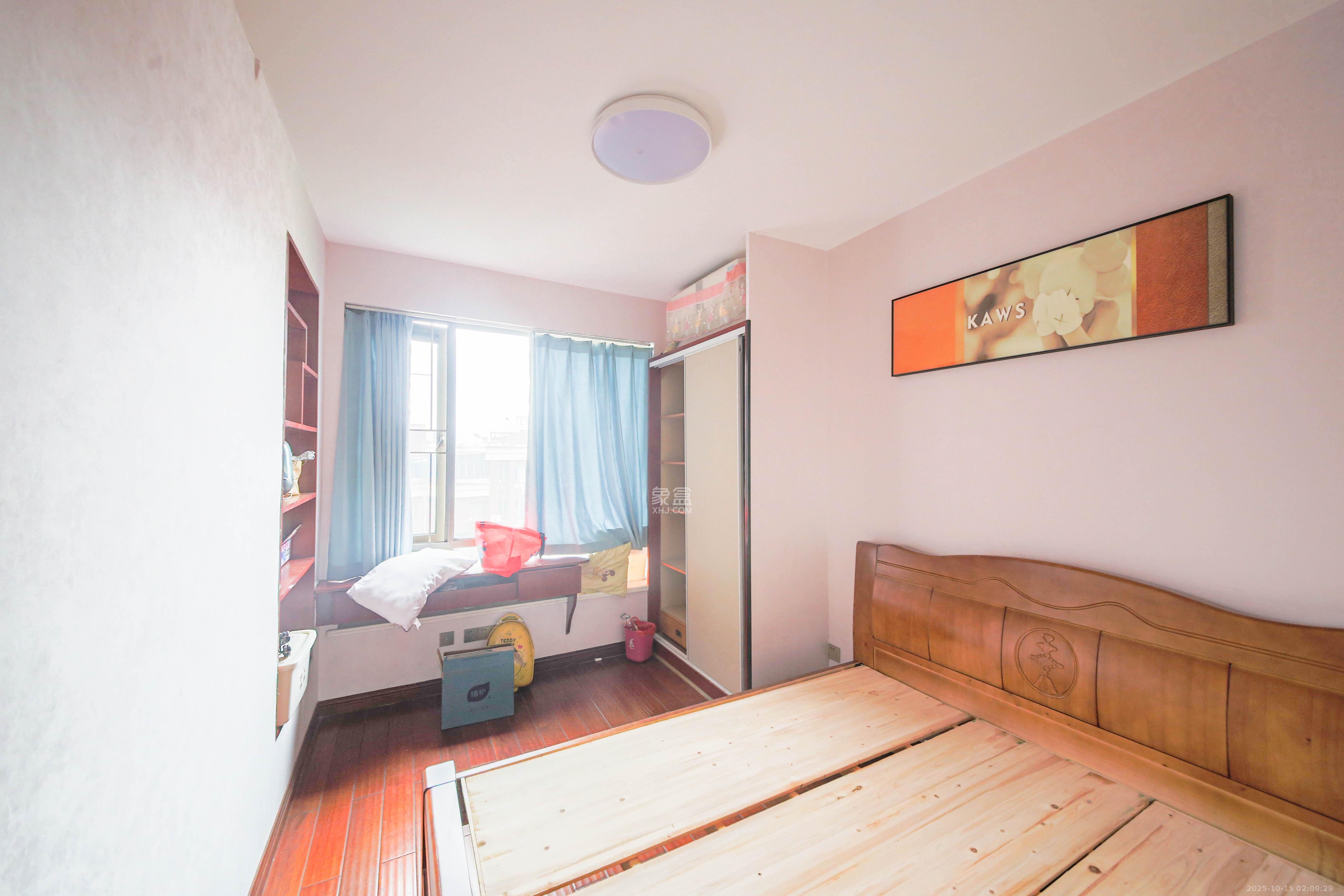 奥林匹克花园  4室2厅2卫    140.0万卧室