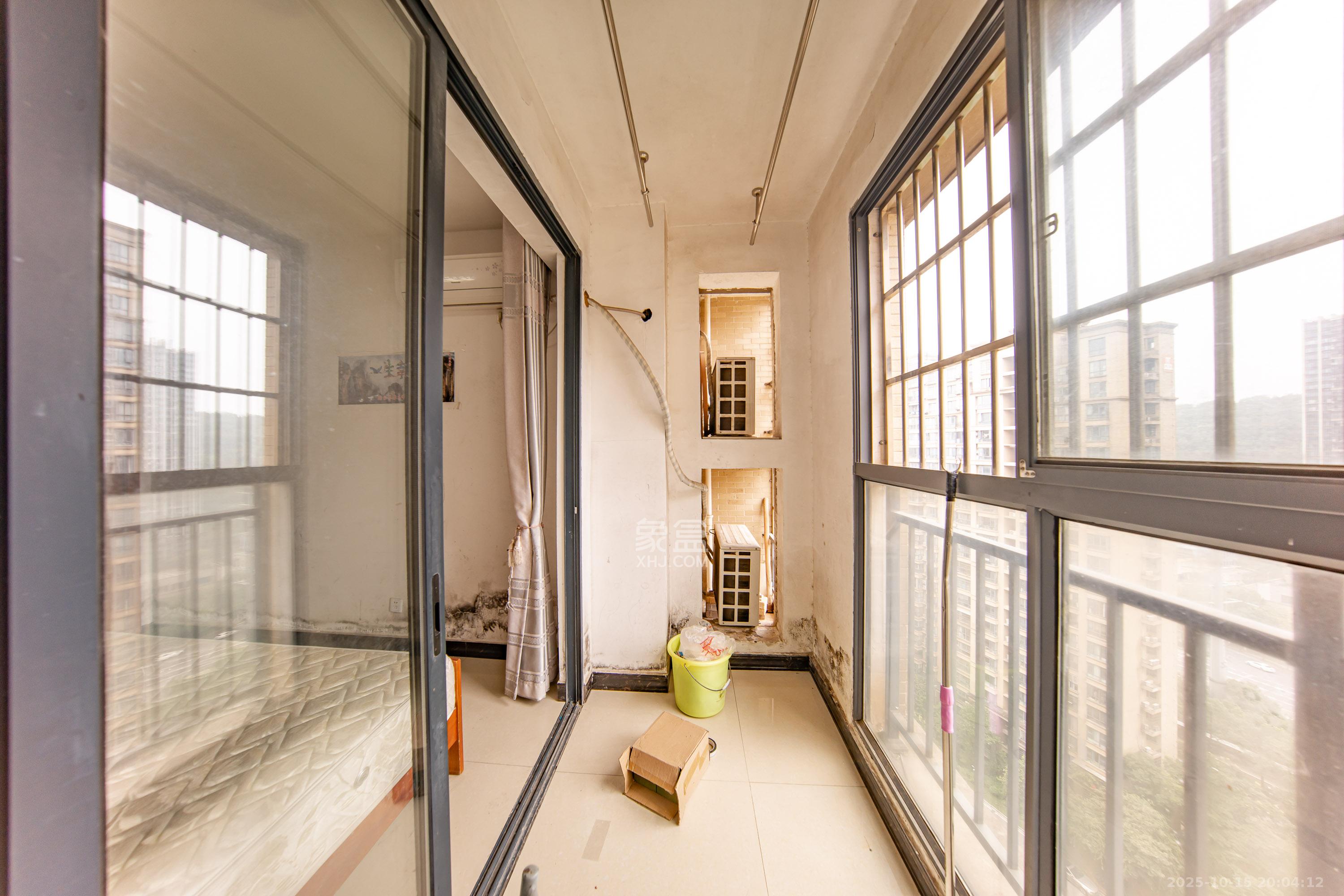 中建麓山和苑  3室2厅2卫    72.0万 中建麓山和苑  3室2厅2卫    72.0万阳台