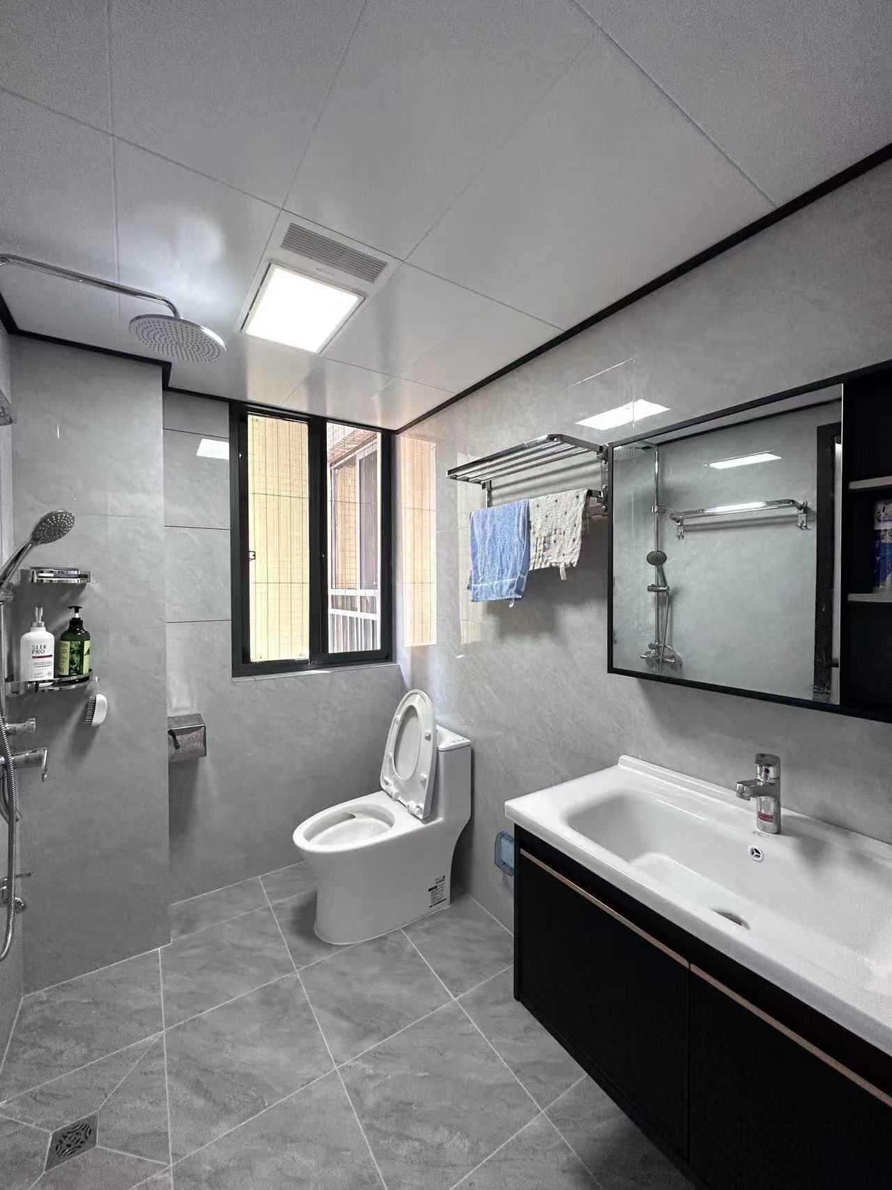 金钟大雁城  3室2厅2卫    3200.0元/月室内图