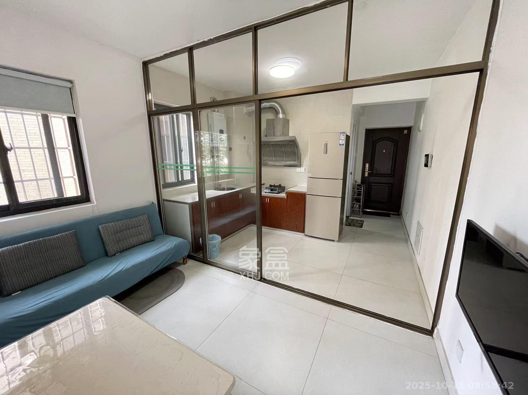 阿普阿布  1室1厅1卫    2000.0元/月 阿普阿布  1室1厅1卫    2000.0元/月室内图