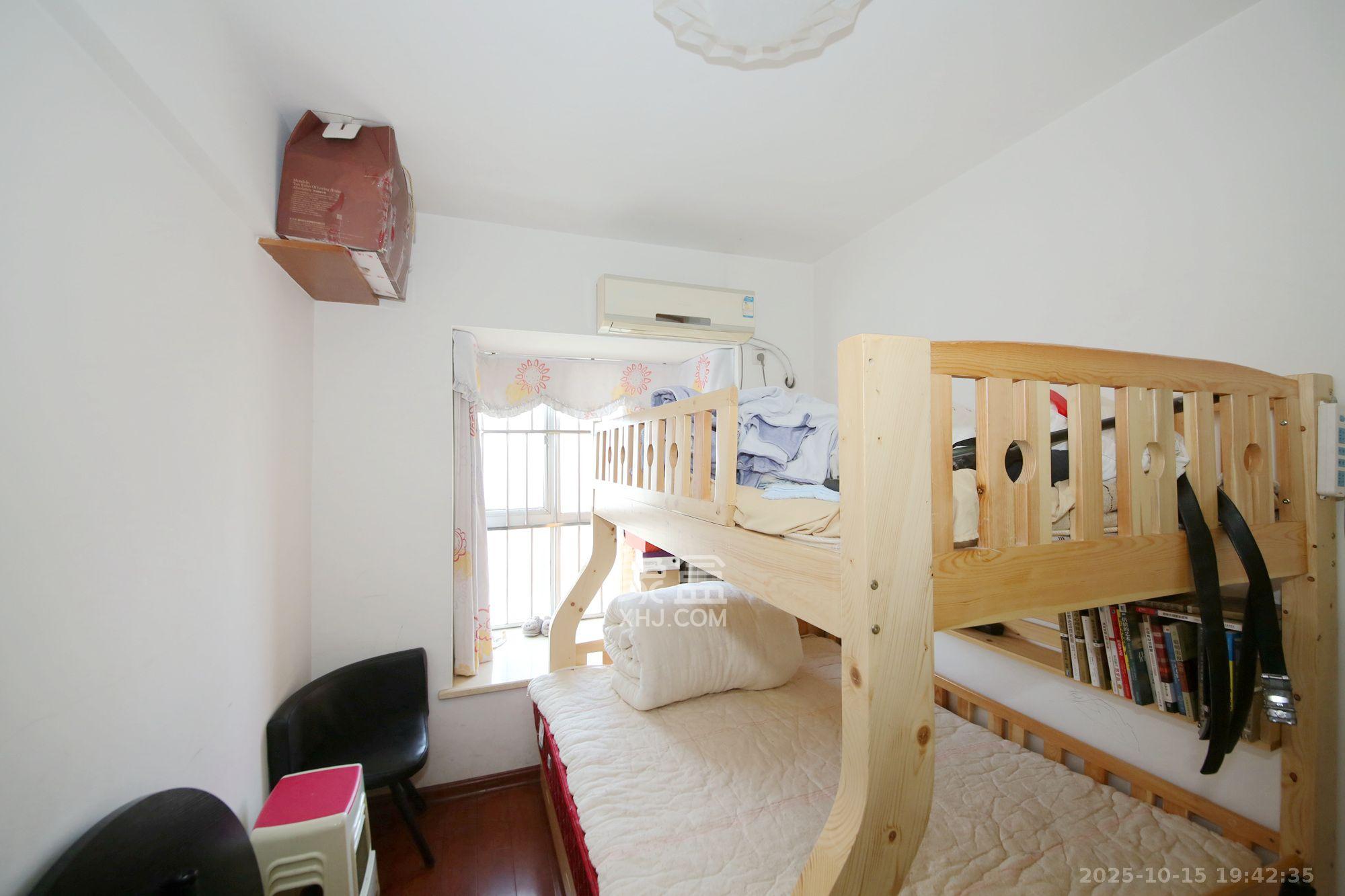 左岸右岸  2室2厅1卫    2600.0元/月 左岸右岸  2室2厅1卫    2600.0元/月室内图