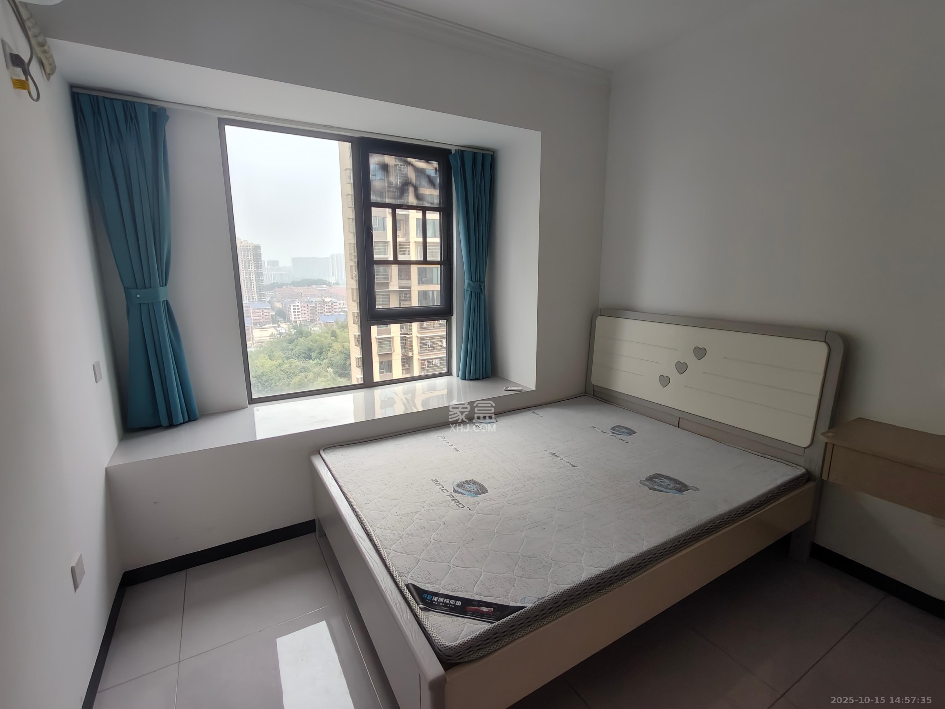 桥头家园三期  3室2厅2卫    2200.0元/月 桥头家园三期  3室2厅2卫    2200.0元/月室内图