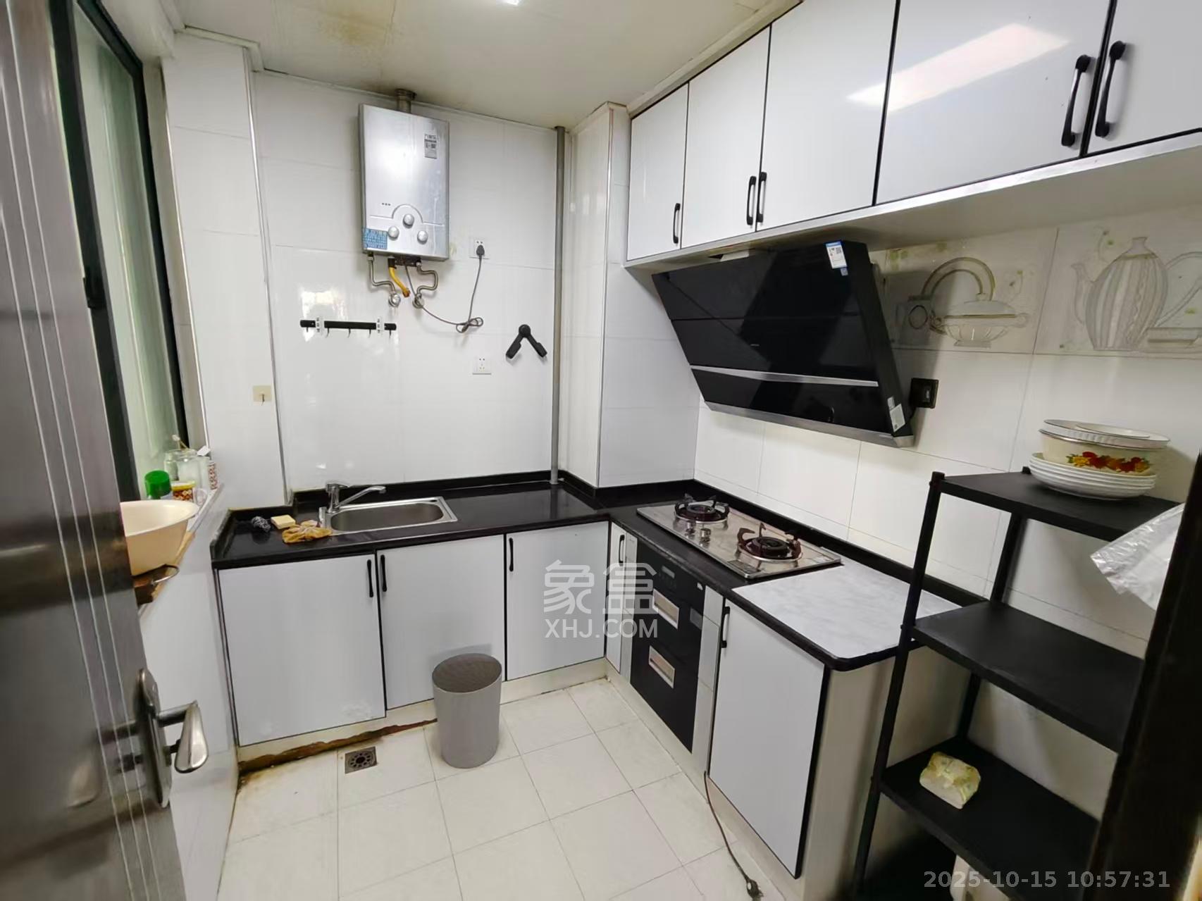 长大彩虹都  3室2厅1卫    2200.0元/月 长大彩虹都  3室2厅1卫    2200.0元/月室内图