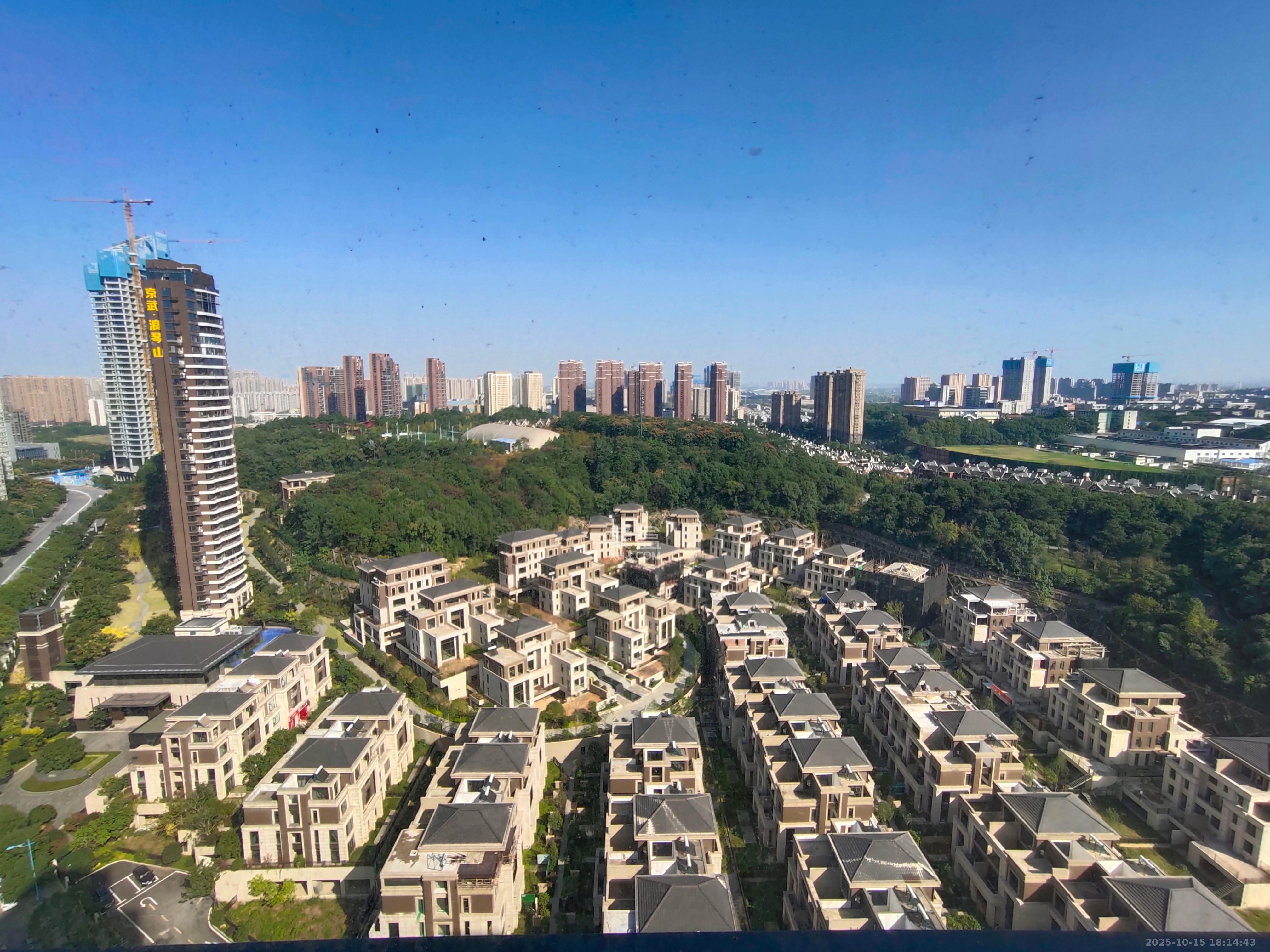 中城丽景香山园  4室2厅2卫    3300.0元/月室内图