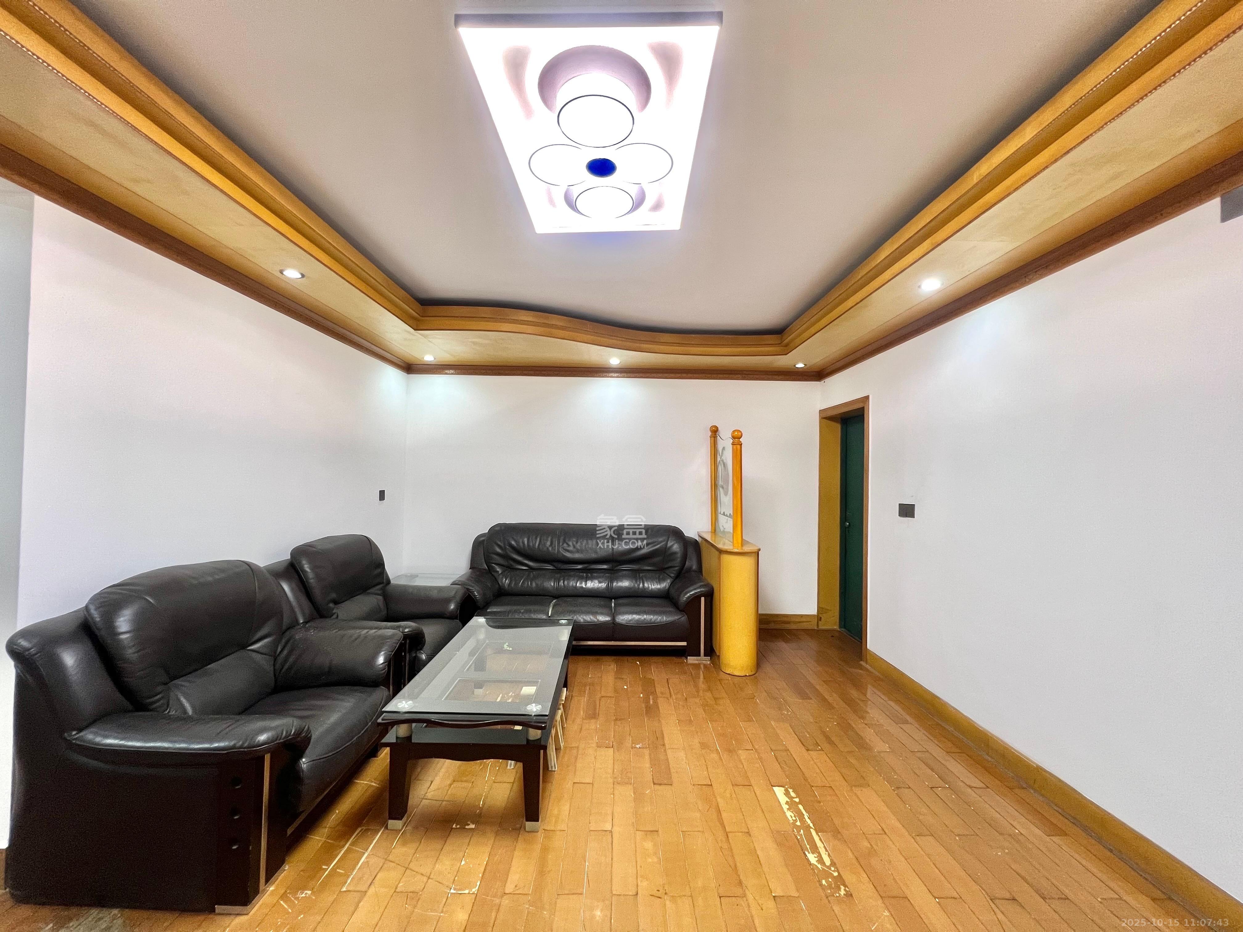 江南苑  3室2厅2卫    2200.0元/月 江南苑  3室2厅2卫    2200.0元/月