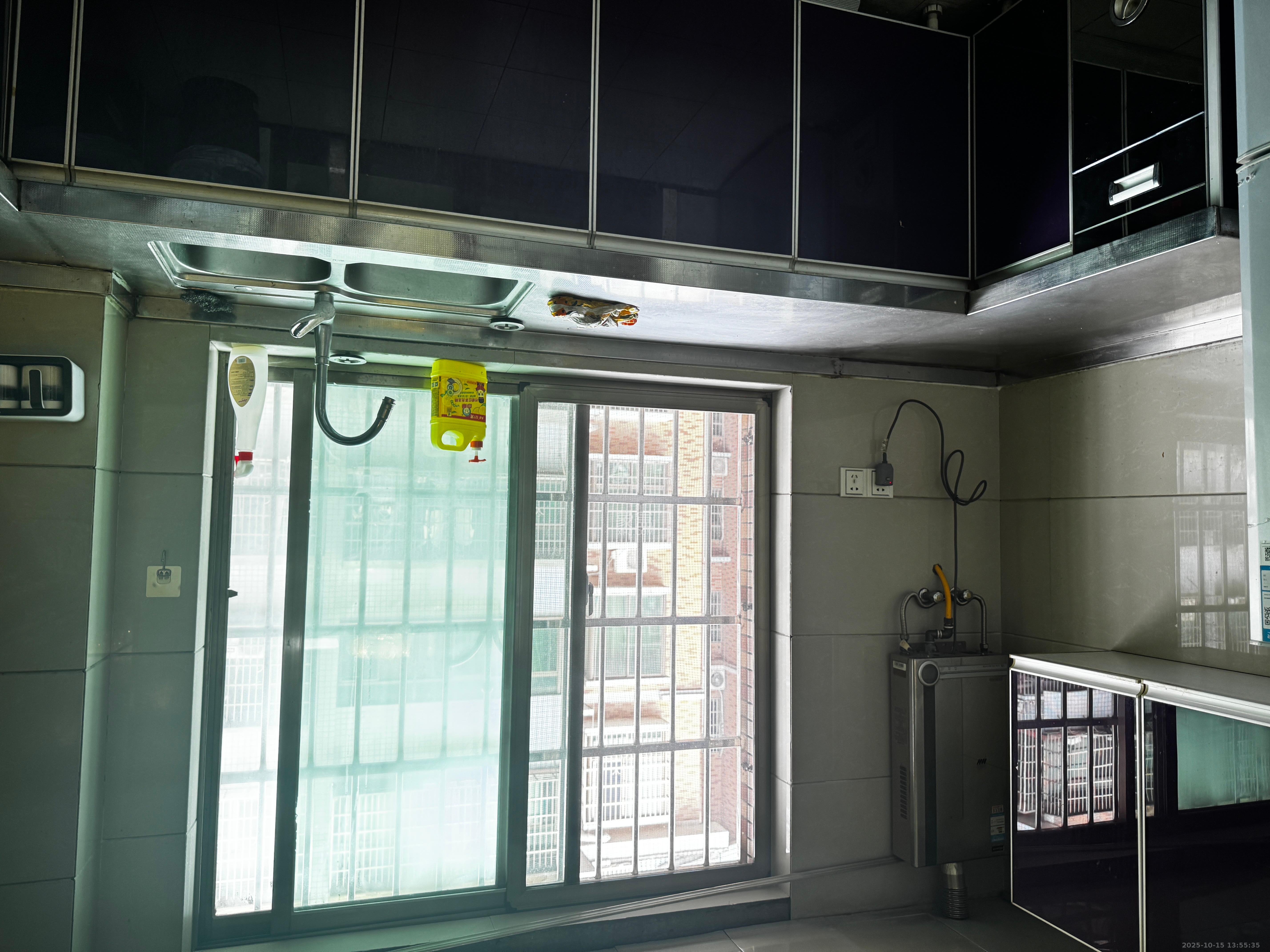 白田安置小区  3室2厅2卫    2500.0元/月室内图