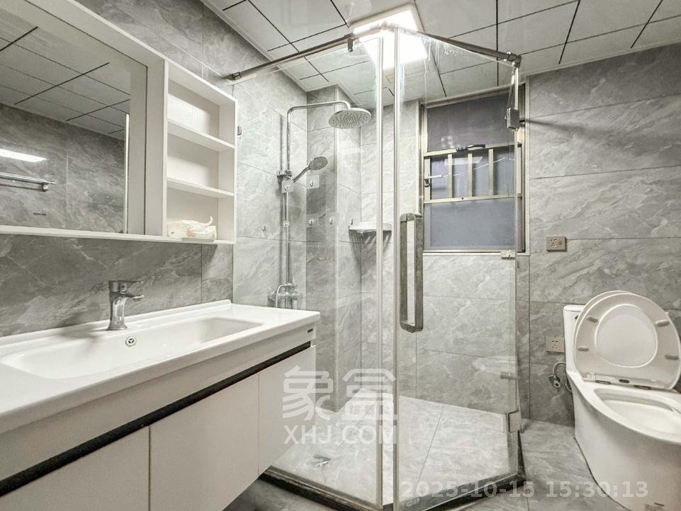 梅溪湖金茂湾  3室2厅2卫    2700.0元/月 梅溪湖金茂湾  3室2厅2卫    2700.0元/月室内图