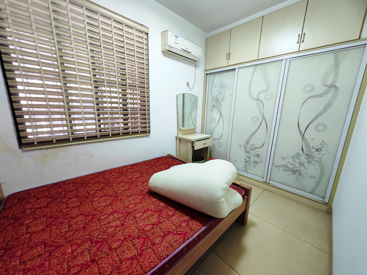 滨江花园 1室2厅0卫 56.0万 滨江花园 1室2厅0卫 56.0万室内图