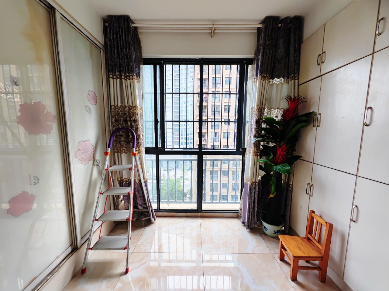 滨江花园 1室2厅0卫 56.0万 滨江花园 1室2厅0卫 56.0万室内图