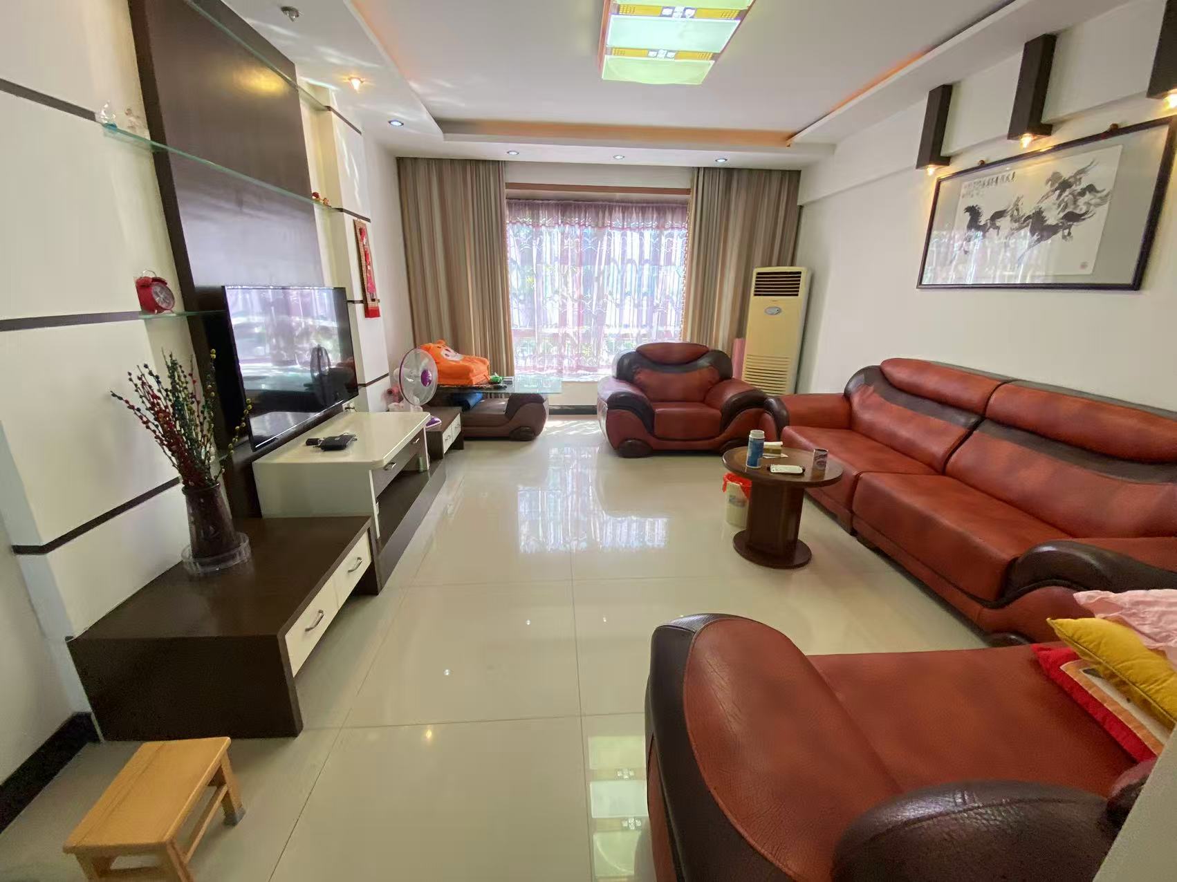 珠江丽园 4室2厅2卫 60.0万 珠江丽园 4室2厅2卫 60.0万室内图