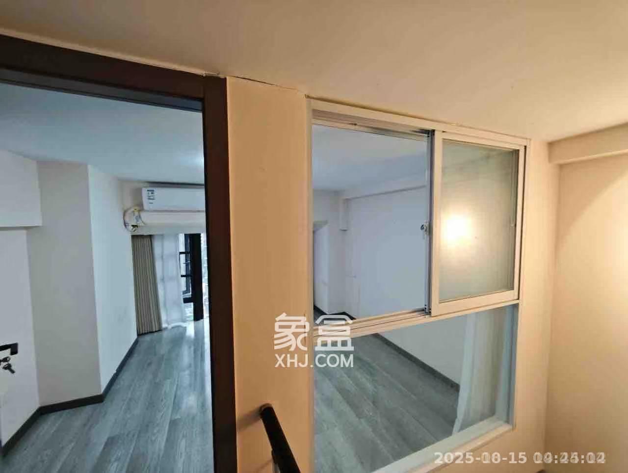 龙湖铂金岛  2室1厅1卫    2500.0元/月室内图