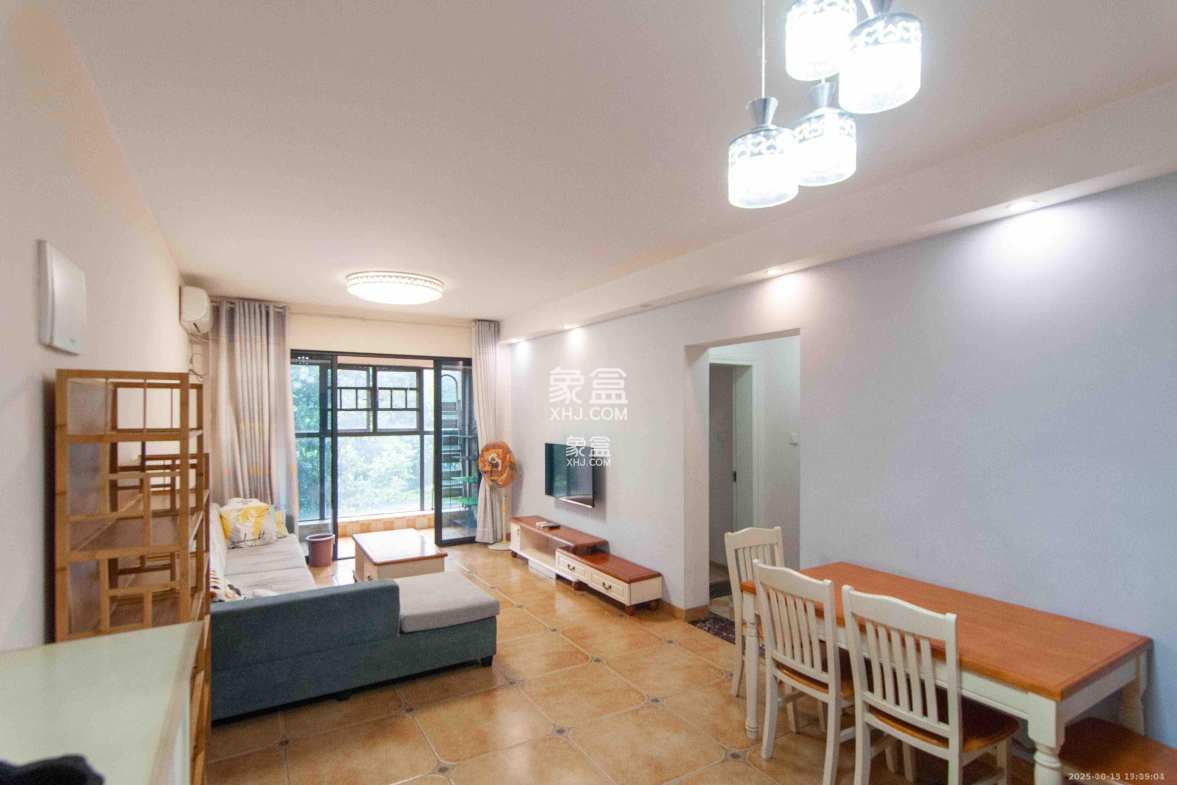 中海梅溪湖壹号  3室2厅1卫    2600.0元/月 中海梅溪湖壹号  3室2厅1卫    2600.0元/月室内图