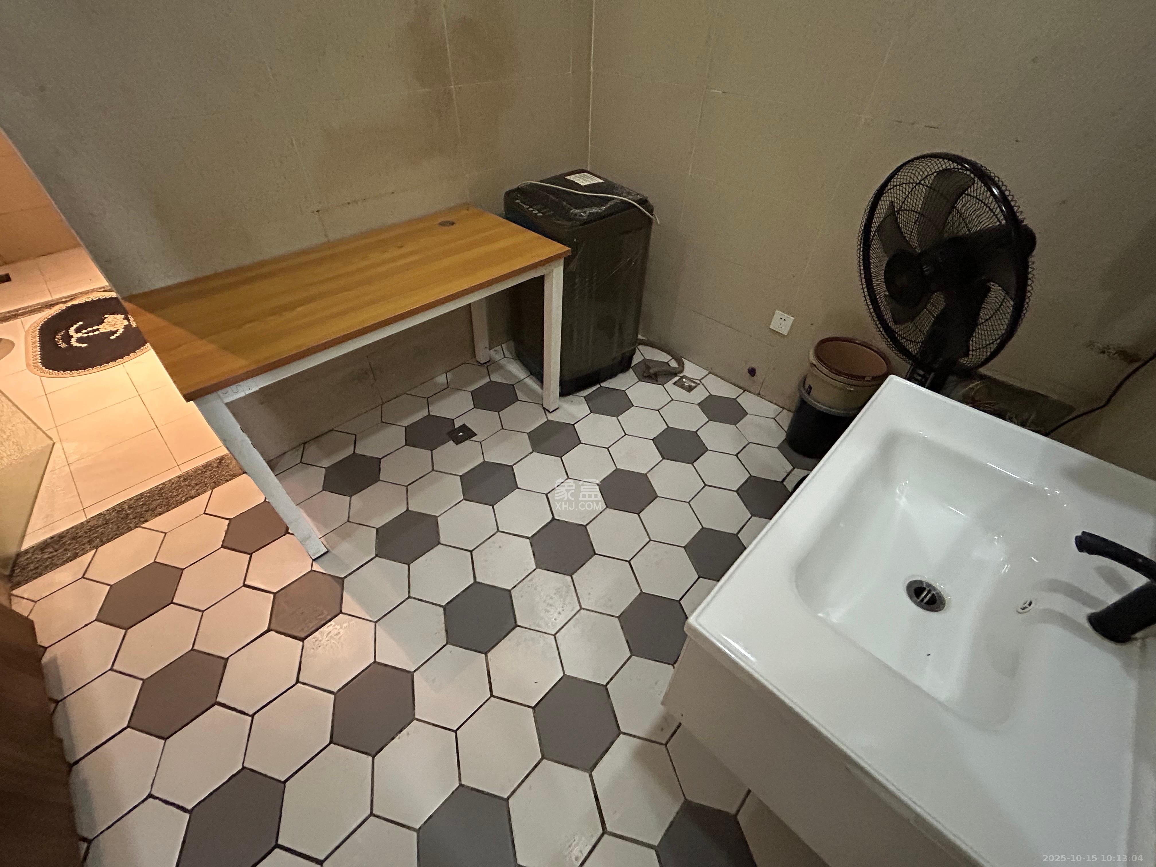 宇成开福广场   54.0㎡      1700.0元/月室内图