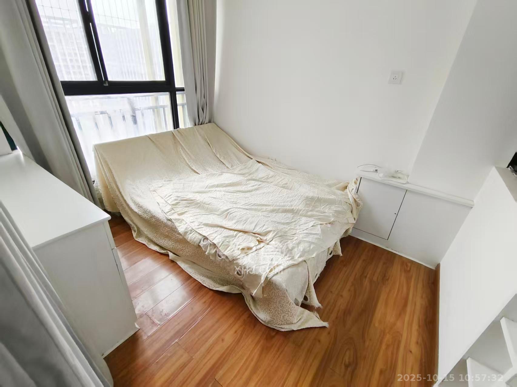 长大彩虹都  3室2厅1卫    2200.0元/月 长大彩虹都  3室2厅1卫    2200.0元/月室内图