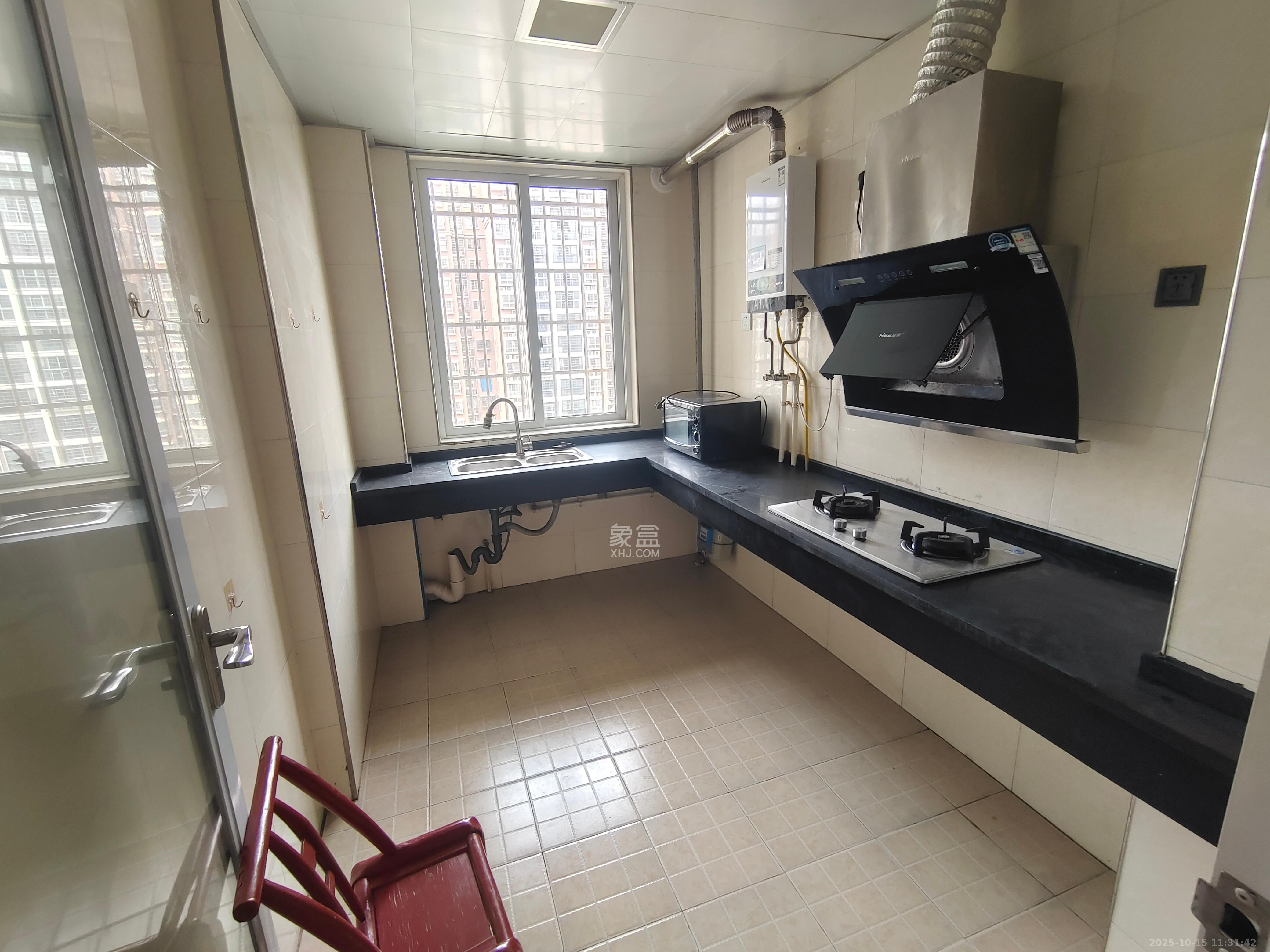 和润园一、二期  3室1厅1卫    1800.0元/月 和润园一、二期  3室1厅1卫    1800.0元/月室内图