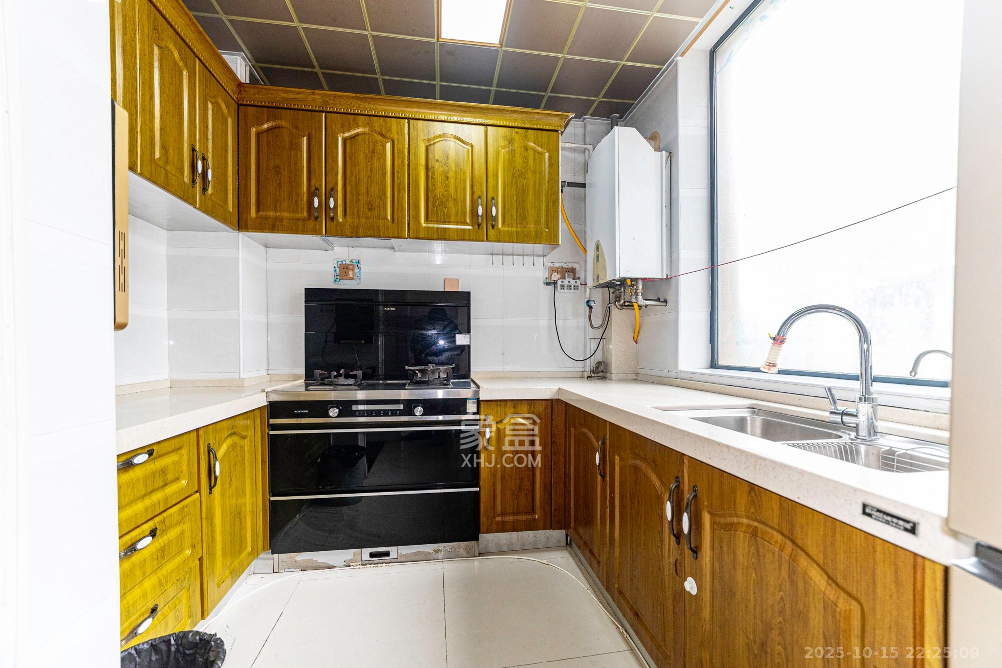 美林水郡  4室2厅2卫    118.0万厨房