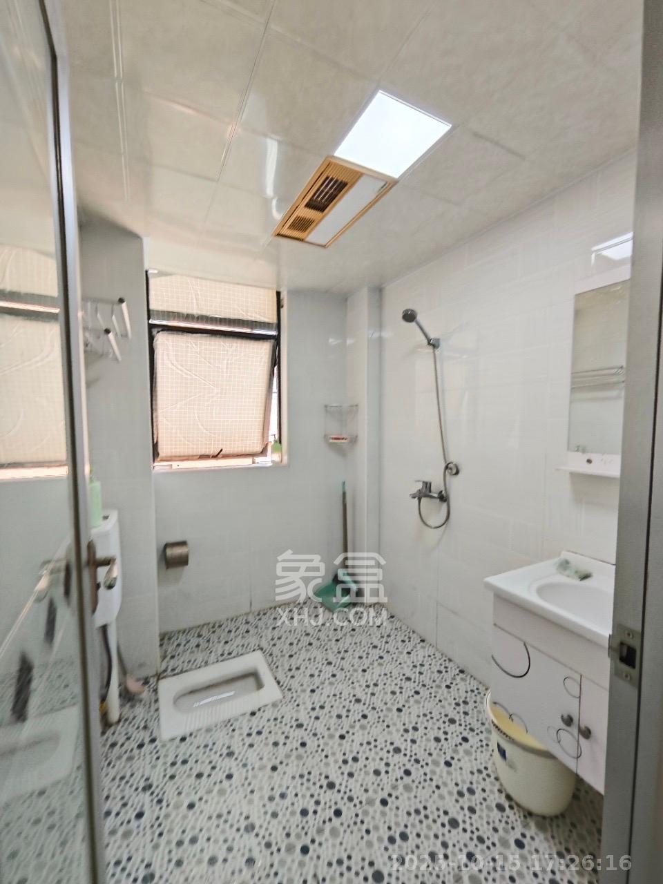 华美公寓(新猎鹰公寓)  2室2厅1卫    2200.0元/月 华美公寓(新猎鹰公寓)  2室2厅1卫    2200.0元/月室内图