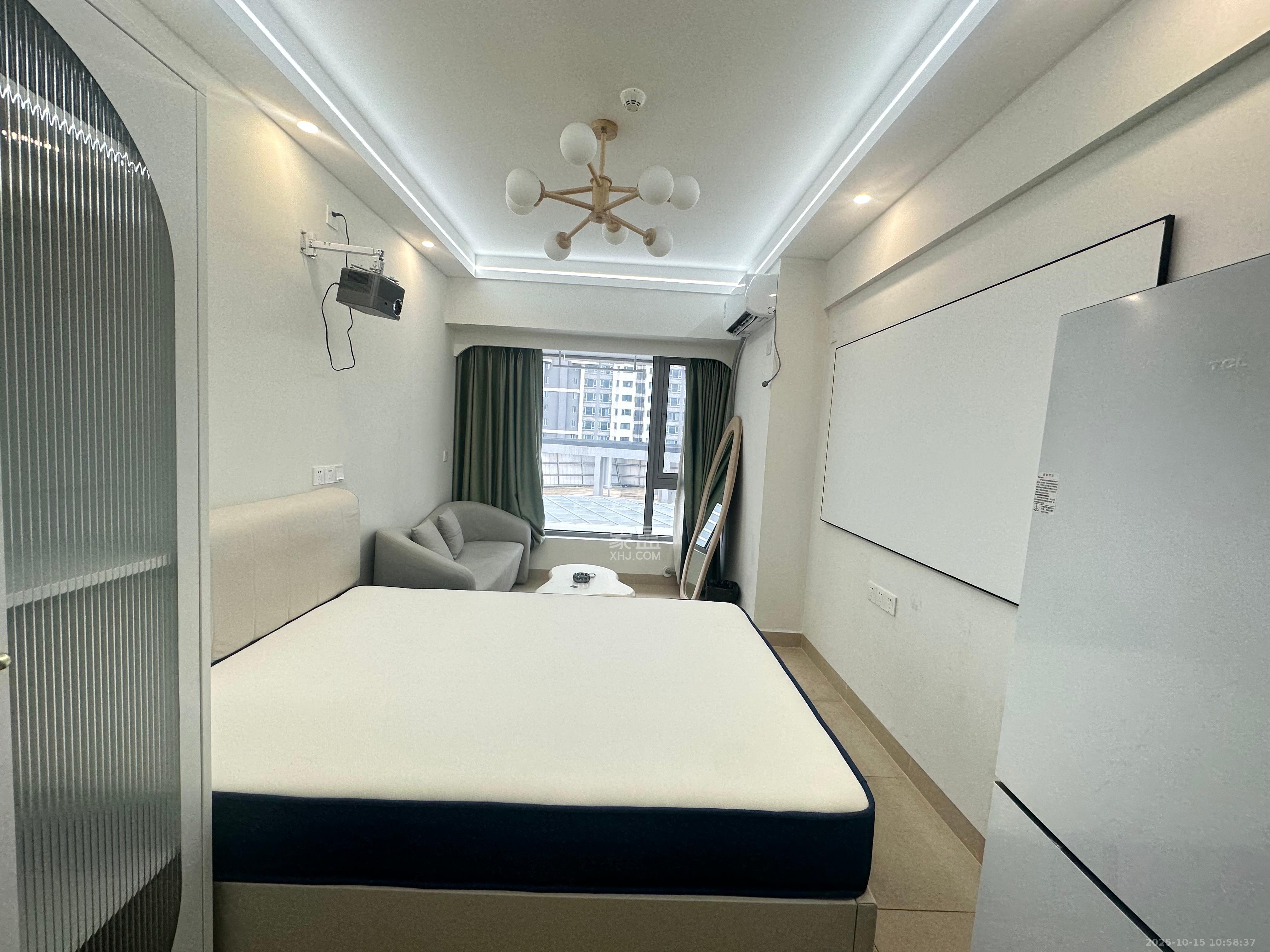 保利天禧EF区  1室1厅1卫    1500.0元/月