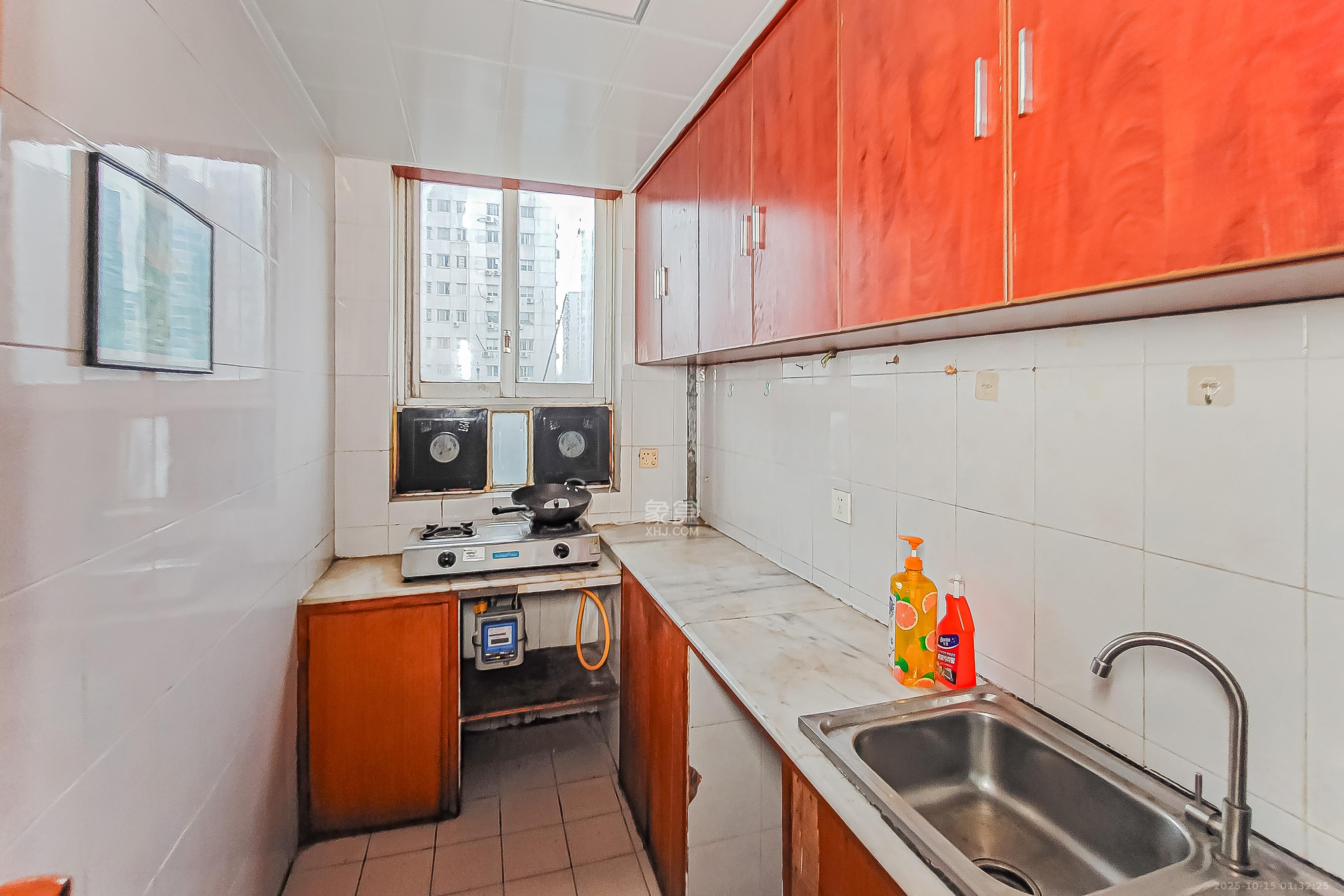 梓园大厦  3室2厅2卫    105.0万厨房