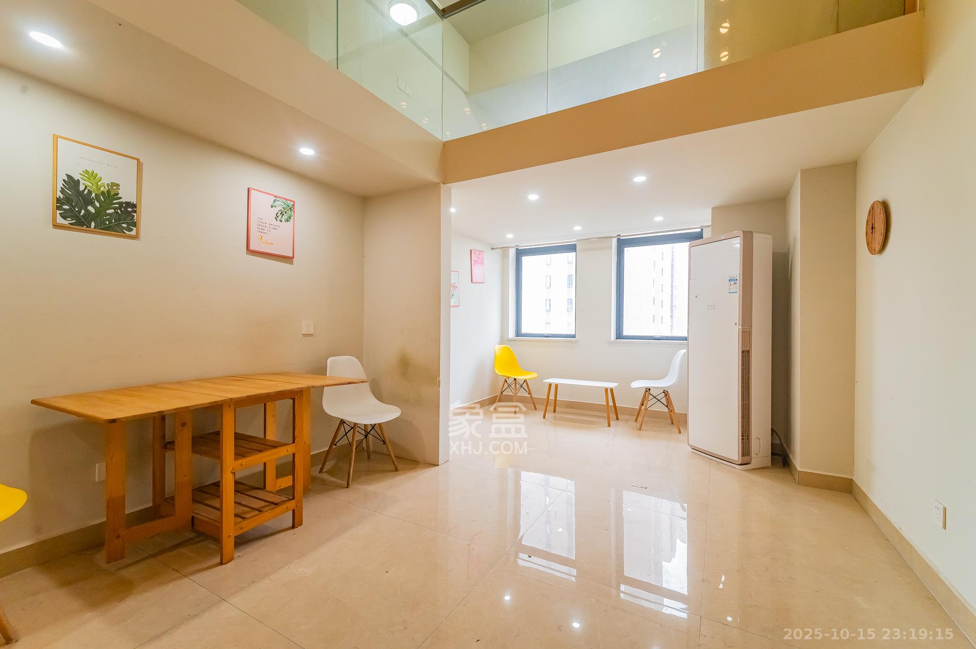 华润置地广场二期  2室2厅1卫    26.0万