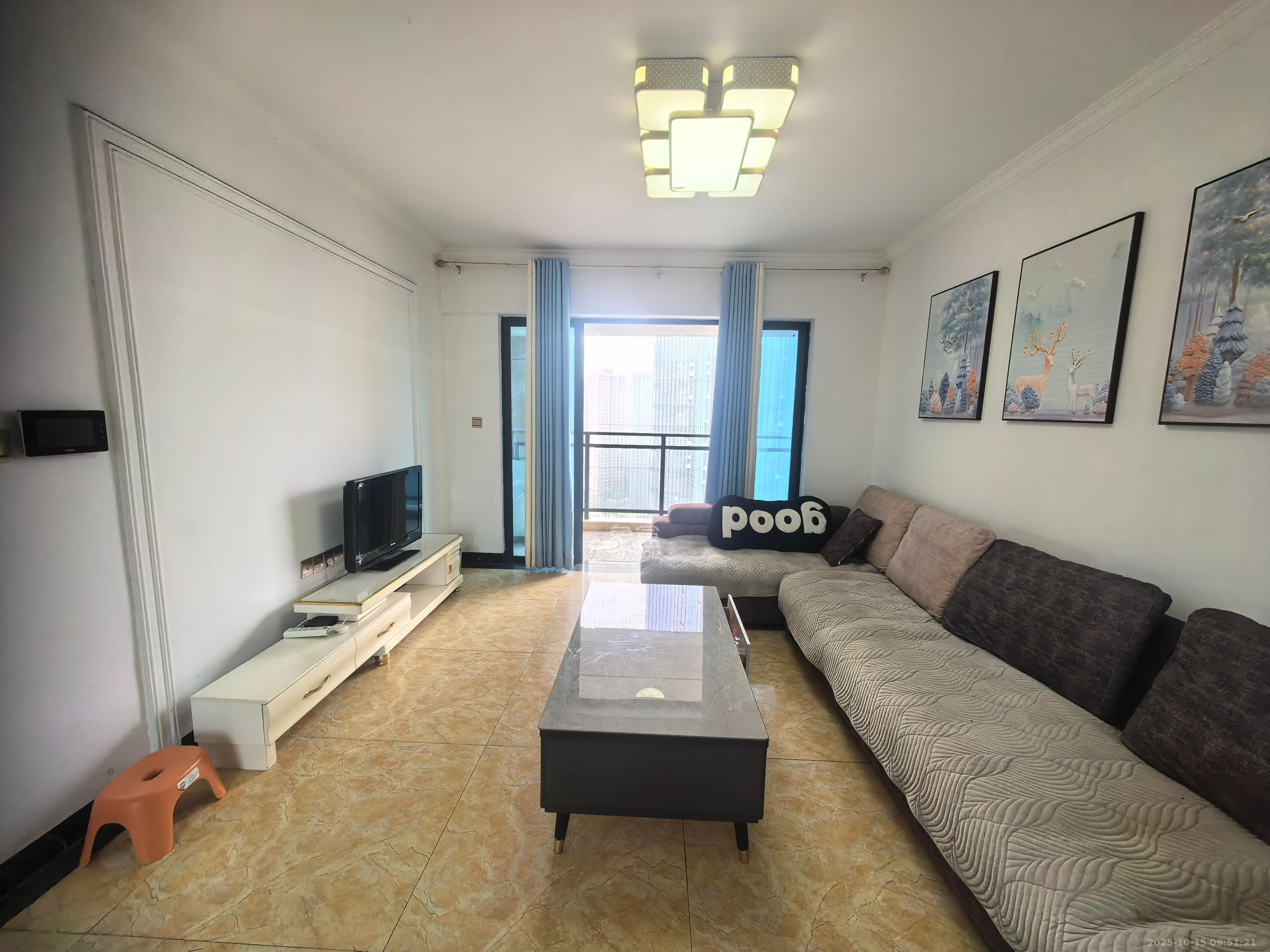 方略城市广场  3室1厅1卫    2400.0元/月