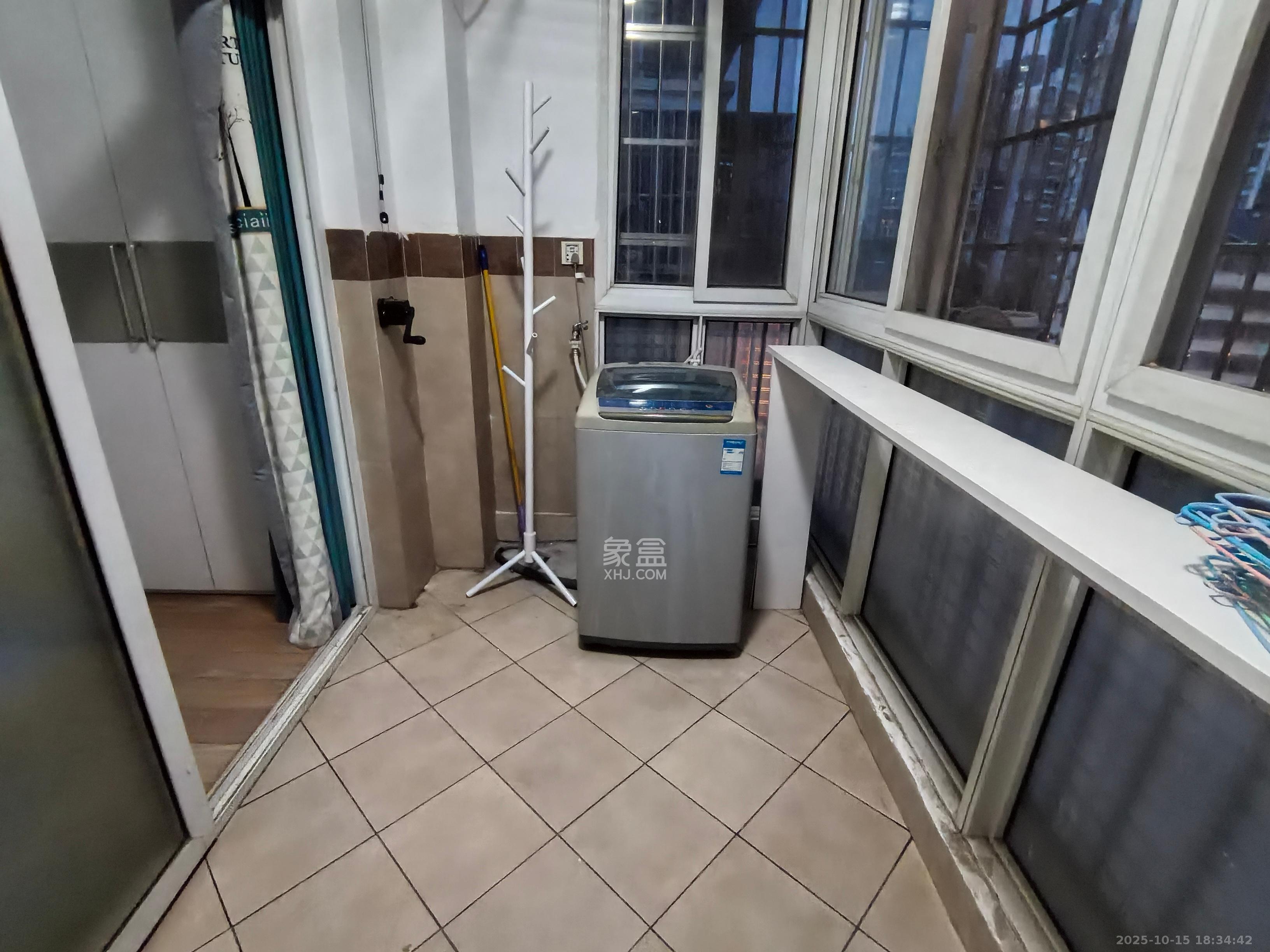 金信阳光在线  2室1厅1卫    1400.0元/月室内图