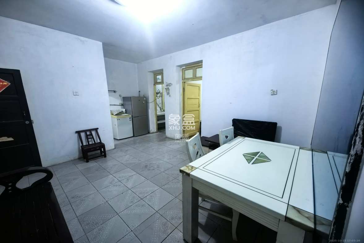 省劳卫所宿舍(职防院小区)  2室1厅1卫    1500.0元/月 省劳卫所宿舍(职防院小区)  2室1厅1卫    1500.0元/月室内图