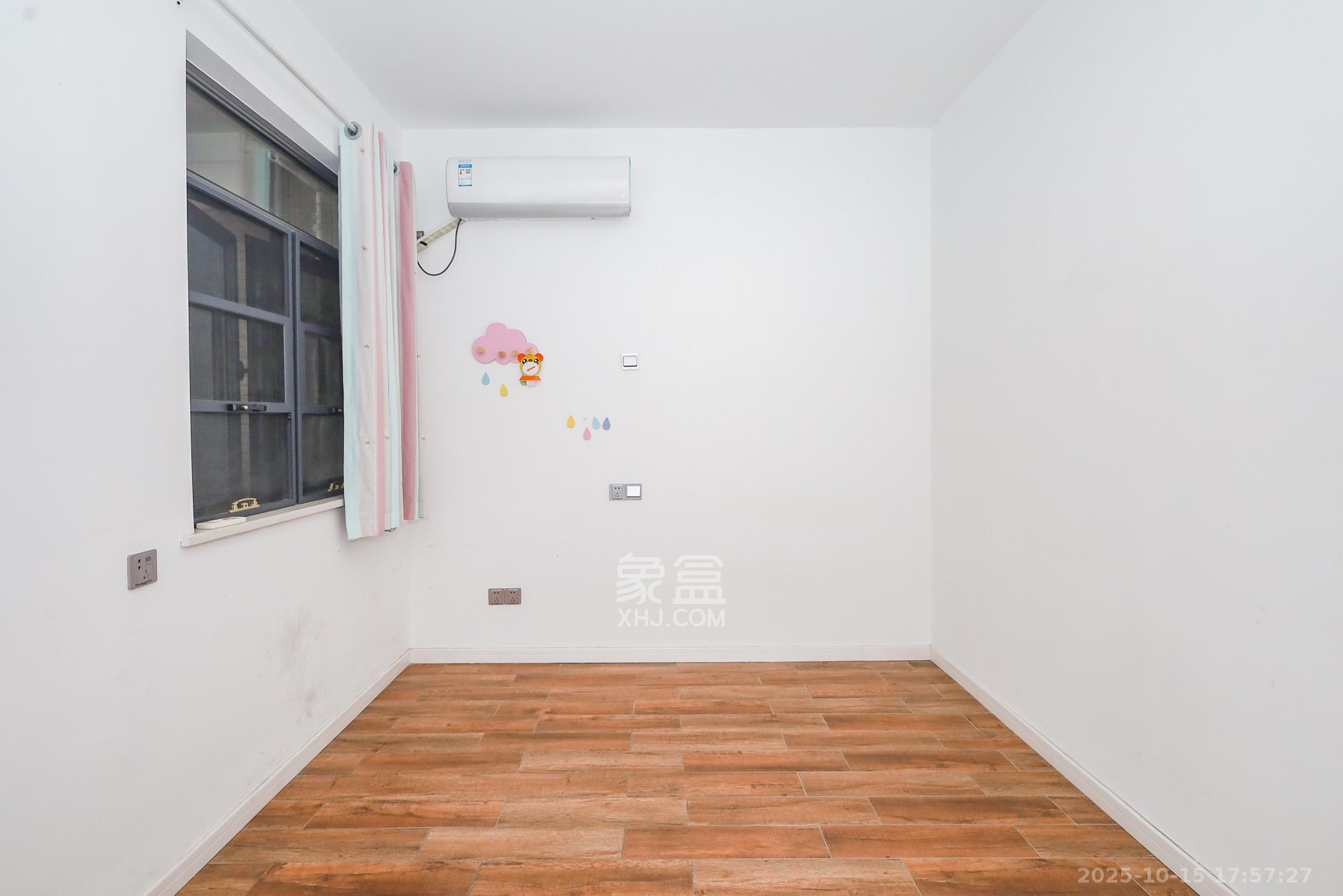 八方小区B区  3室2厅2卫    338.0万卧室