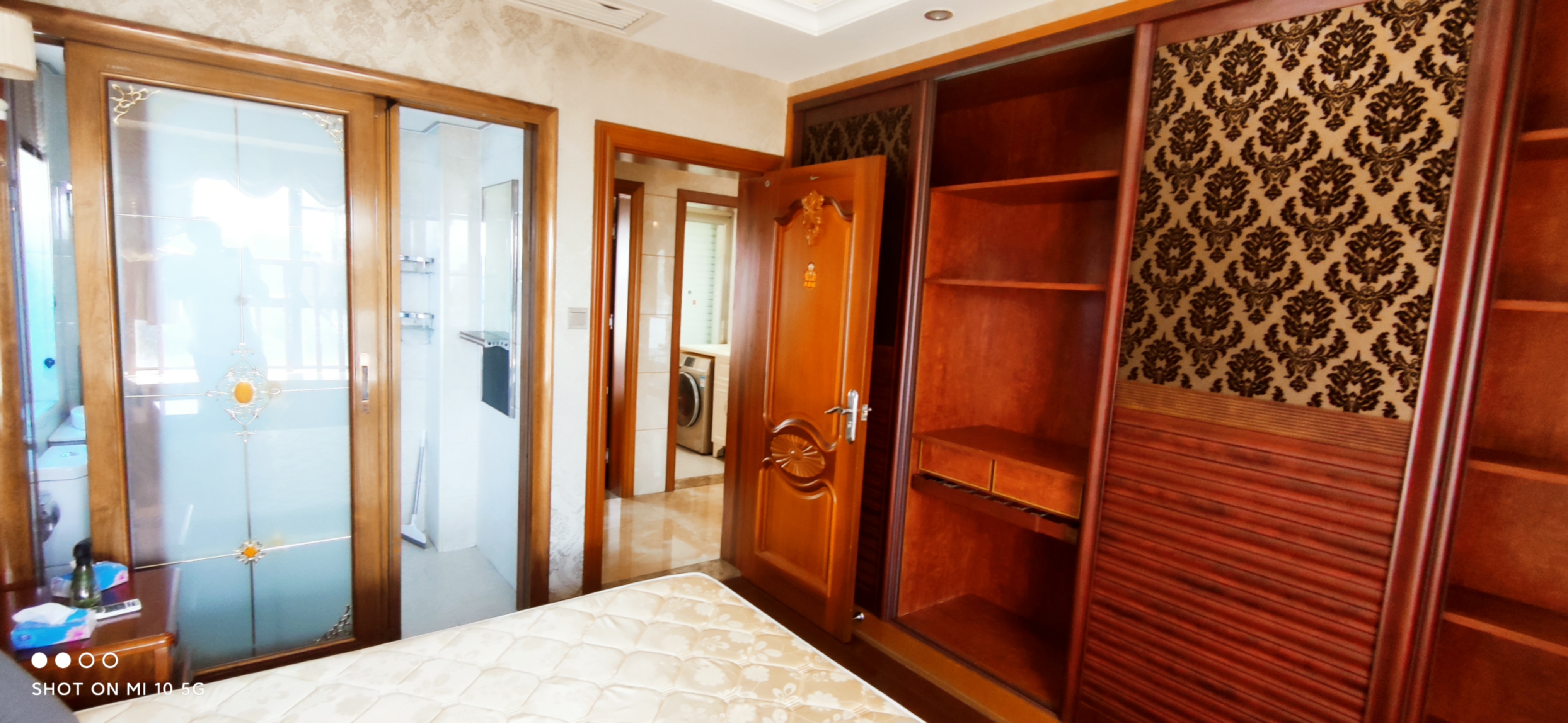 梓山湖公馆 3室2厅2卫 2680.0元/月 梓山湖公馆 3室2厅2卫 2680.0元/月室内图