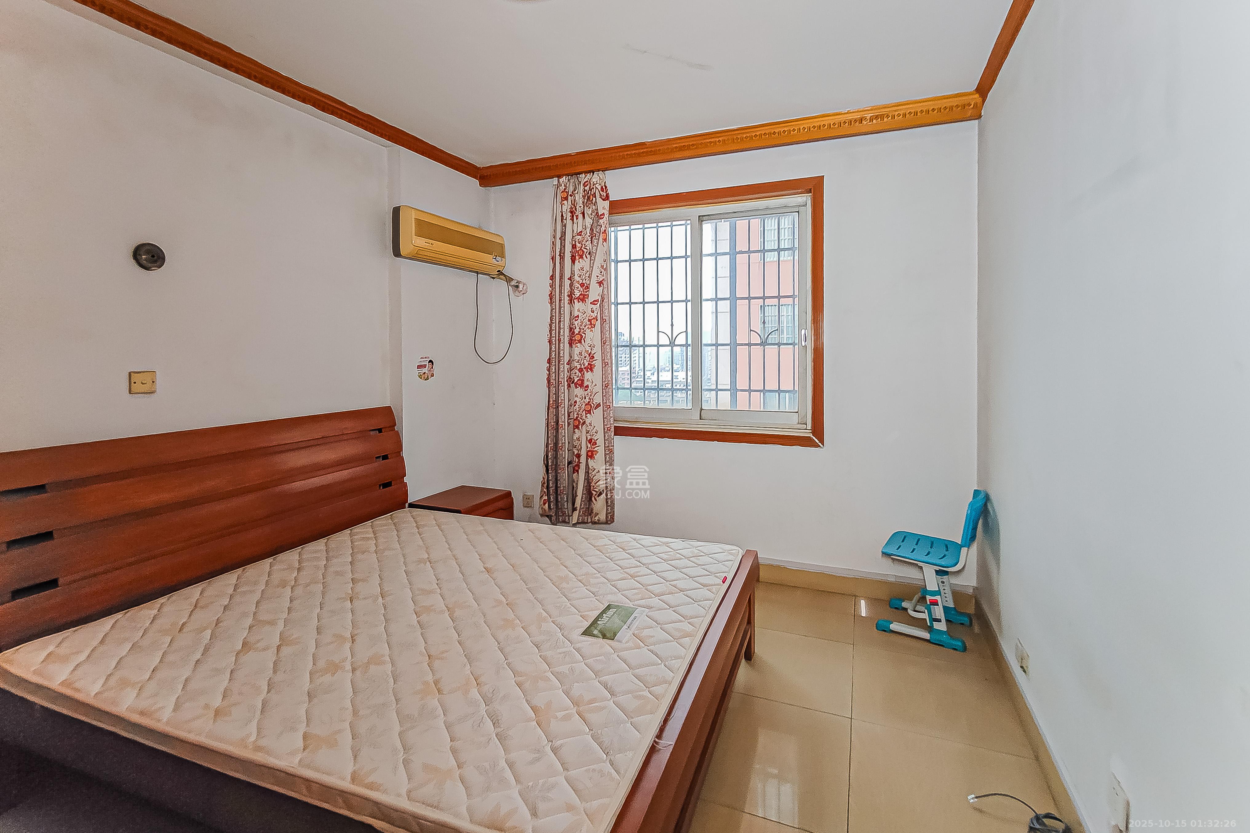 梓园大厦 3室2厅2卫 105.0万 梓园大厦 3室2厅2卫 105.0万卧室