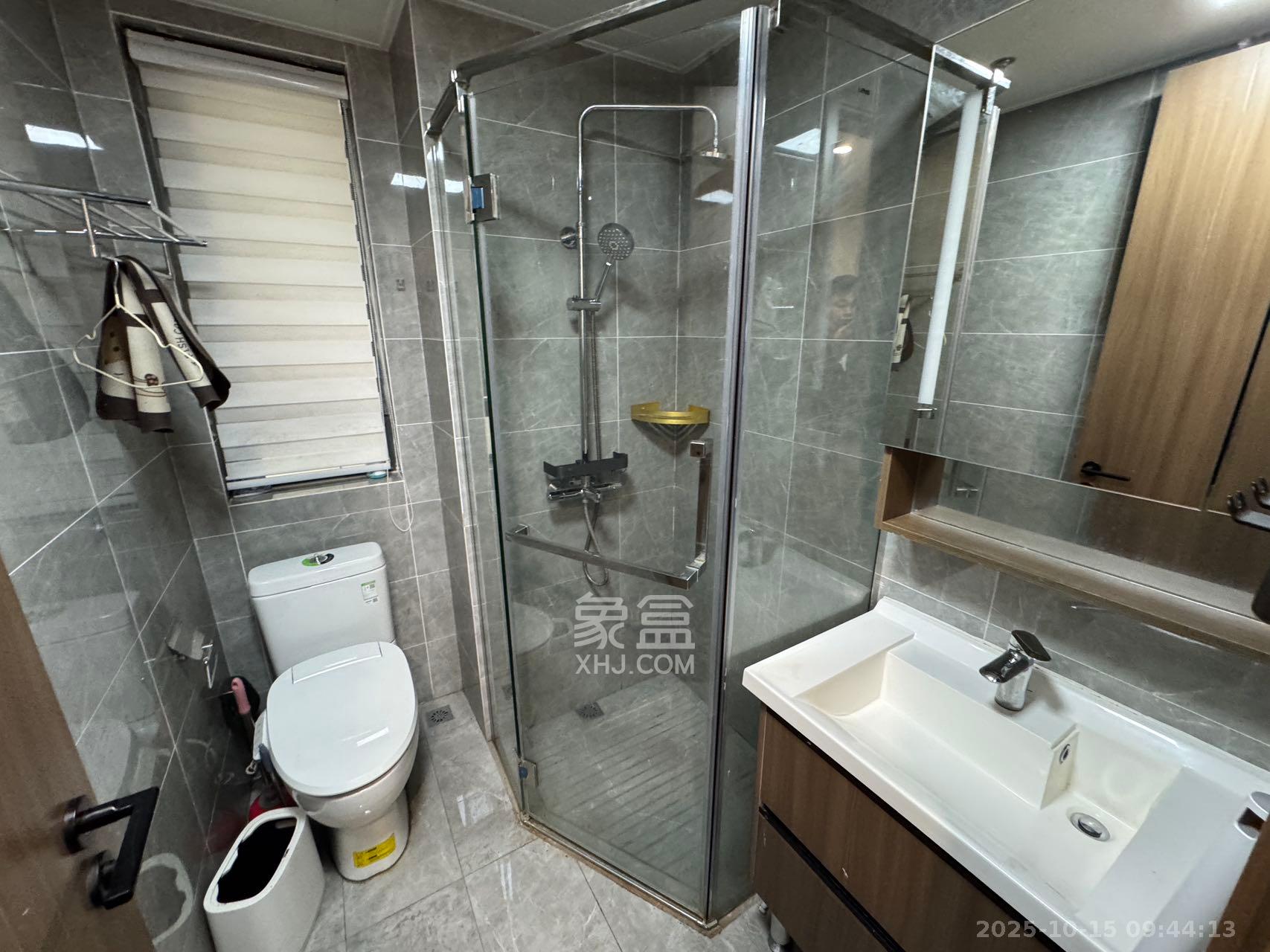 卓越中寰  3室2厅2卫    4200.0元/月室内图