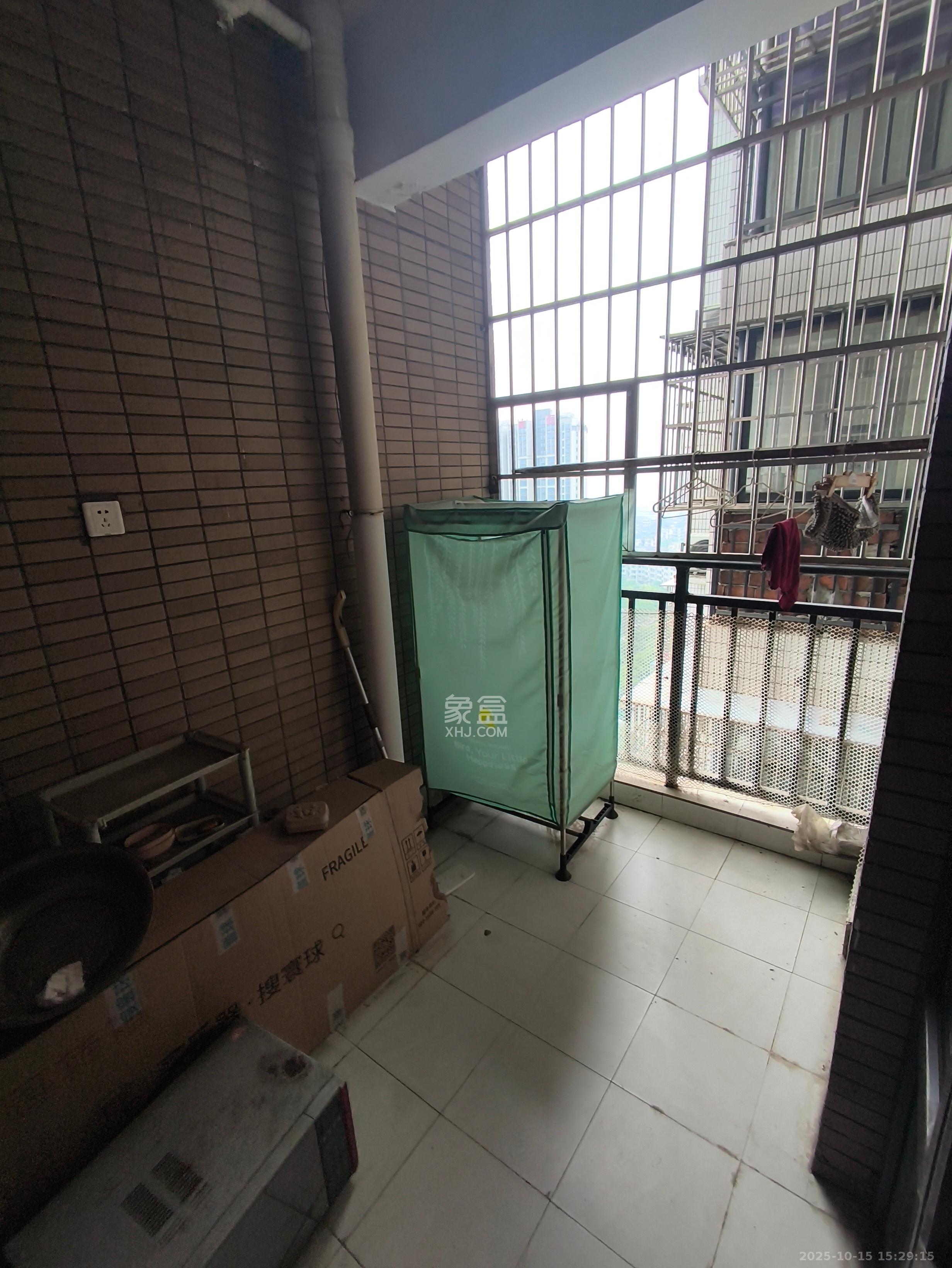 依科铂宫 1室2厅1卫 1500.0元/月 依科铂宫 1室2厅1卫 1500.0元/月室内图