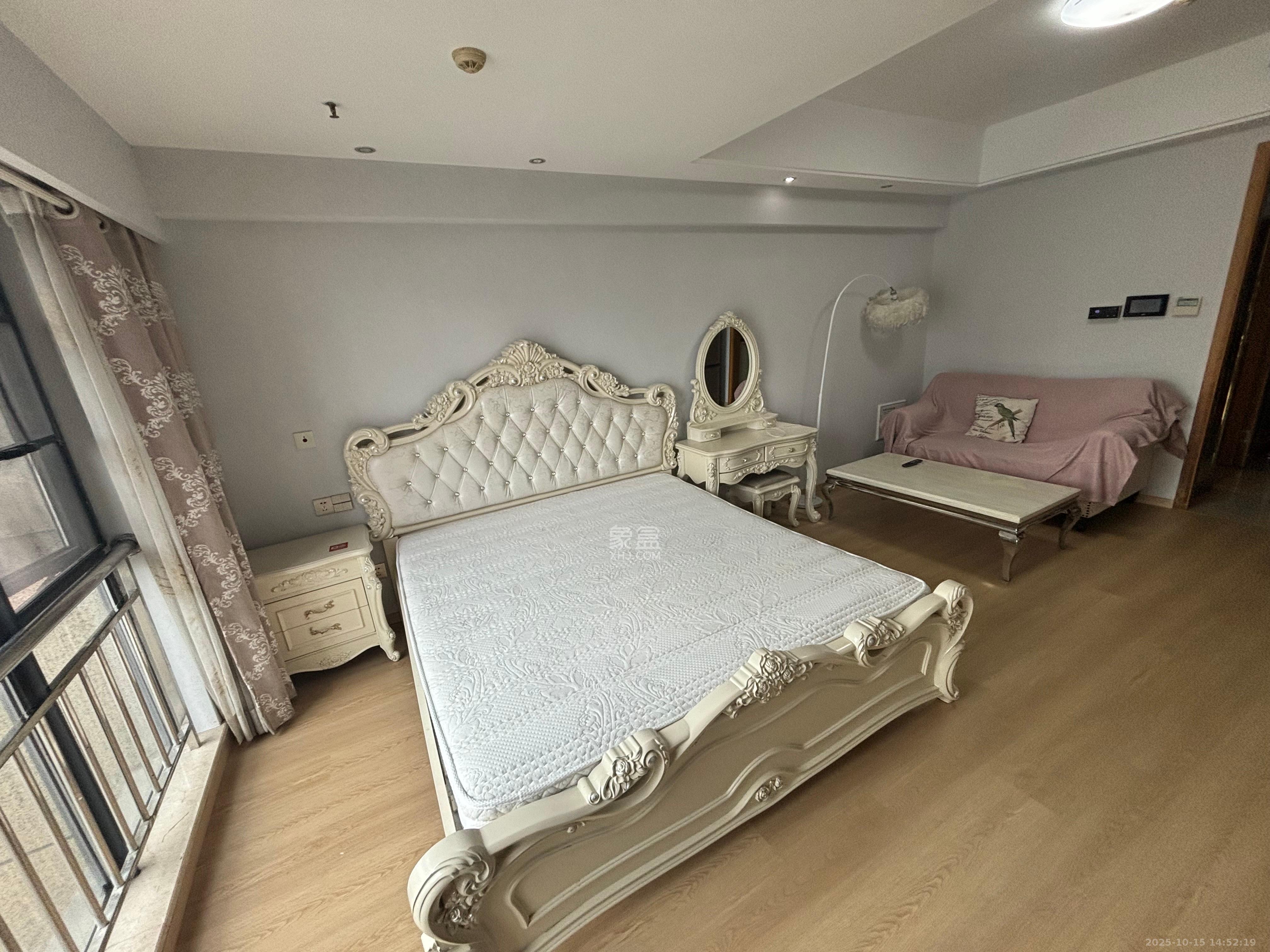 五一钻界  1室1厅1卫    2000.0元/月 五一钻界  1室1厅1卫    2000.0元/月室内图