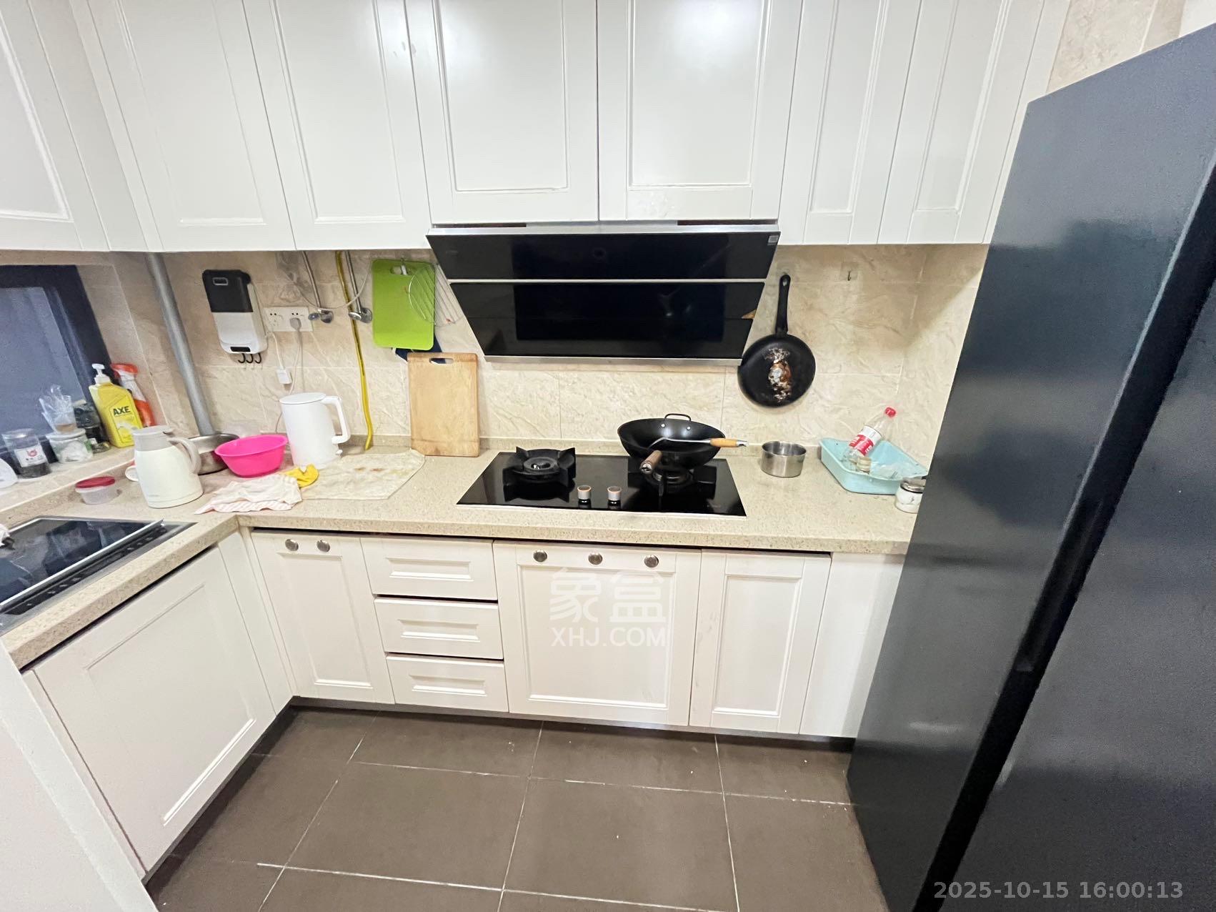 万科魅力之城锋镜里  3室2厅2卫    2400.0元/月 万科魅力之城锋镜里  3室2厅2卫    2400.0元/月室内图