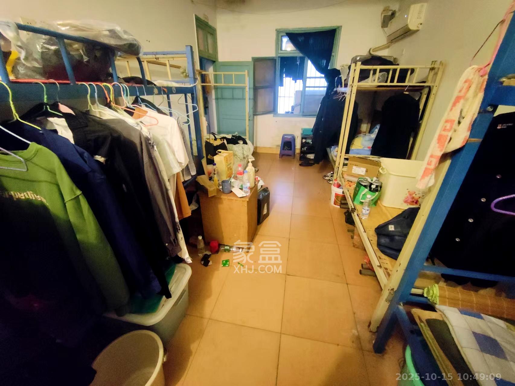 农机宿舍(省农机局大院宿舍)  4室2厅1卫    1600.0元/月 农机宿舍(省农机局大院宿舍)  4室2厅1卫    1600.0元/月室内图