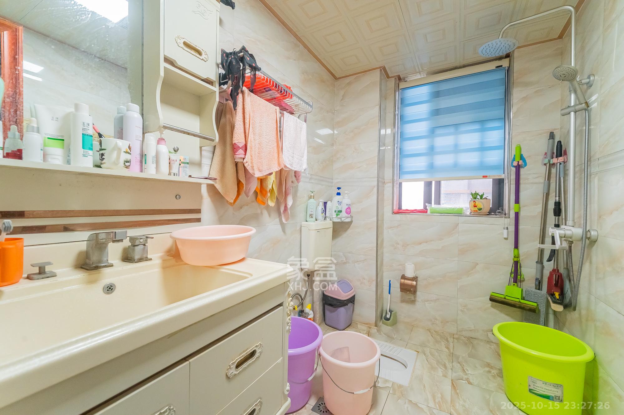 恒基凯旋门一二期  3室2厅1卫    74.0万卫生间