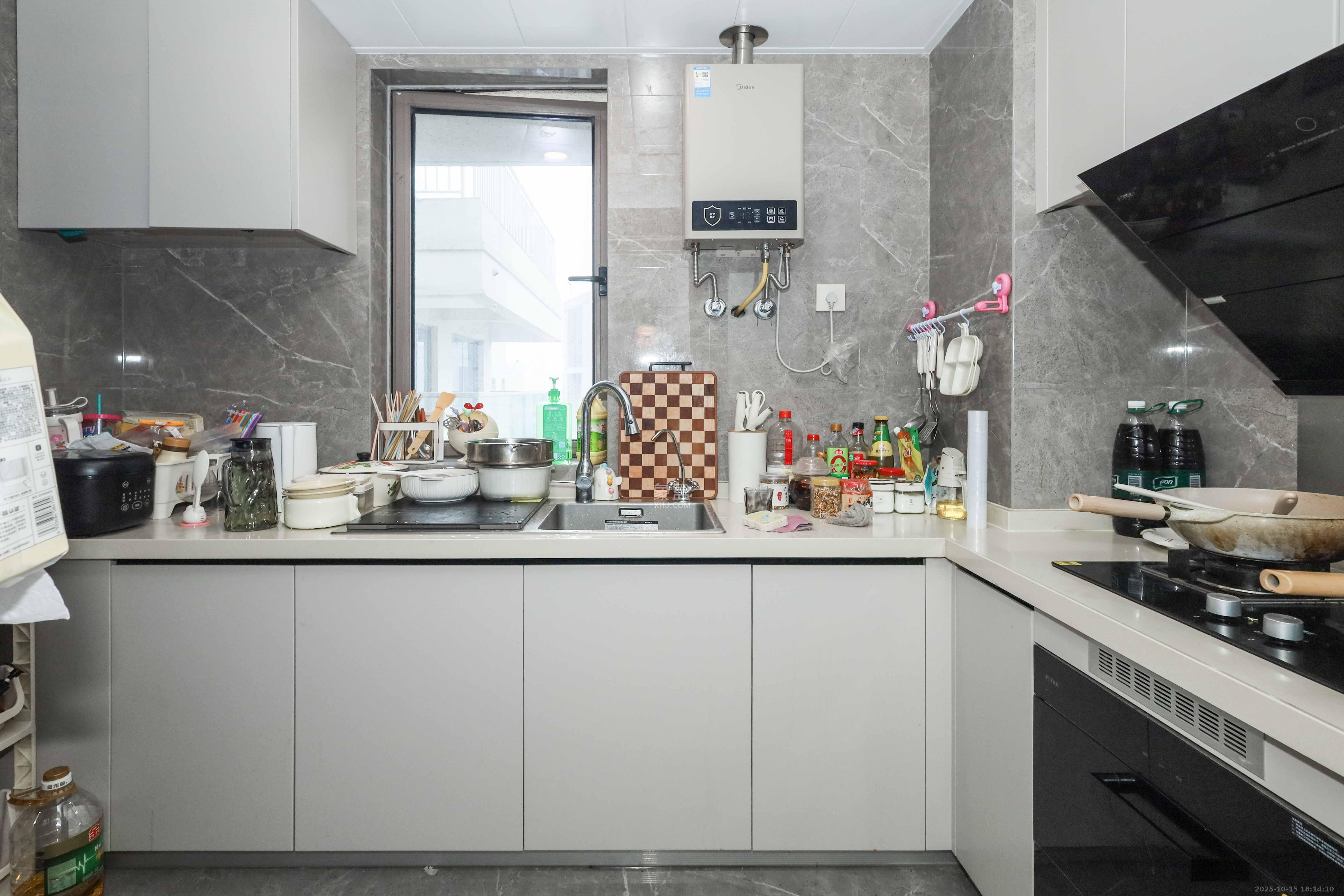 长沙溪山悦  3室2厅2卫    88.0万 长沙溪山悦  3室2厅2卫    88.0万厨房