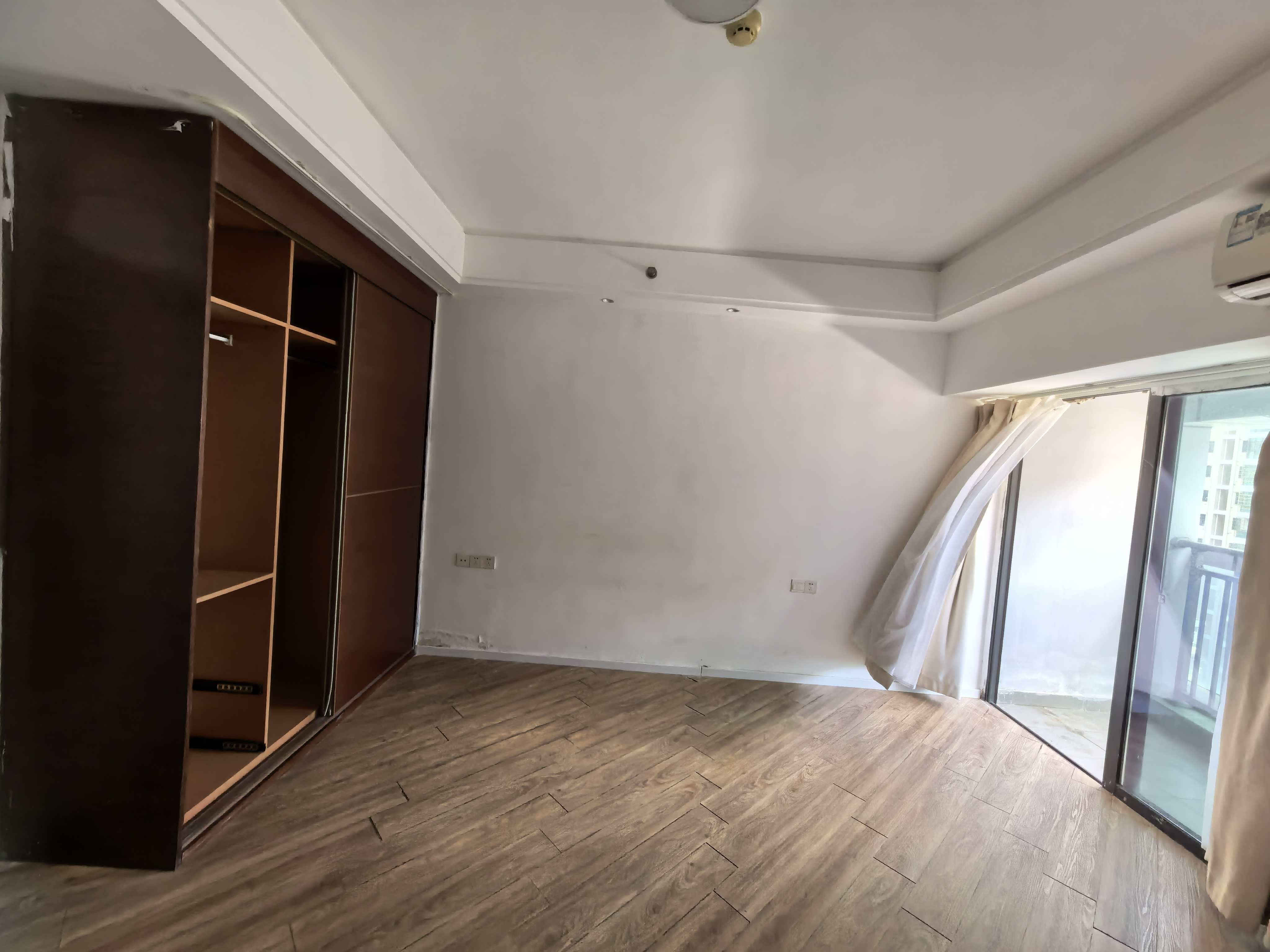 望海国际广场 1室1厅1卫 1400.0元/月 望海国际广场 1室1厅1卫 1400.0元/月室内图