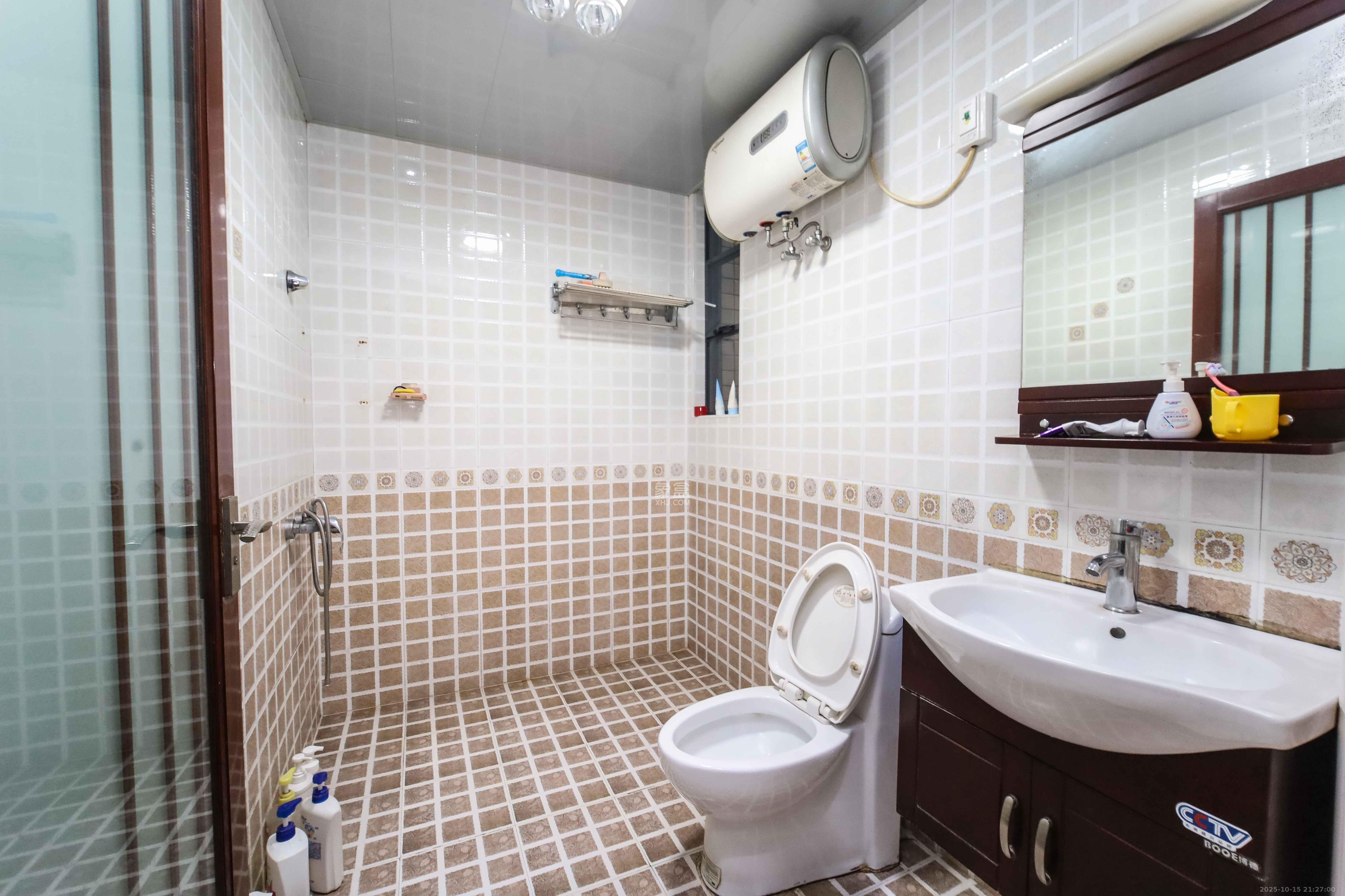 锦湘国际星城三期(锦绣苑) 3室2厅2卫 120.0万 锦湘国际星城三期(锦绣苑) 3室2厅2卫 120.0万卫生间