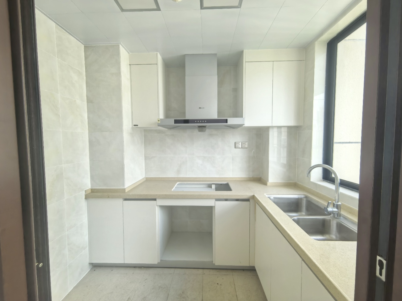 星华海岸城三期 3室2厅2卫 178.0万 星华海岸城三期 3室2厅2卫 178.0万室内图