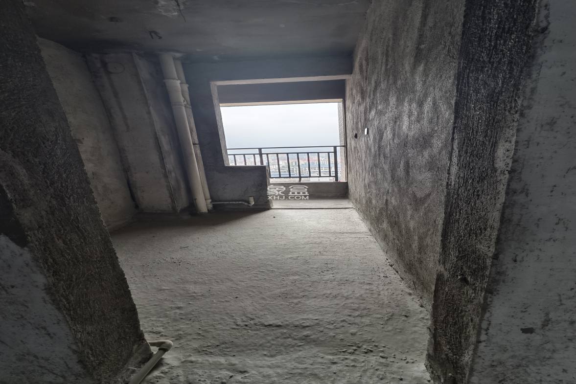 鹏泰路桥大厦 3室2厅2卫 45.8万 鹏泰路桥大厦 3室2厅2卫 45.8万客厅