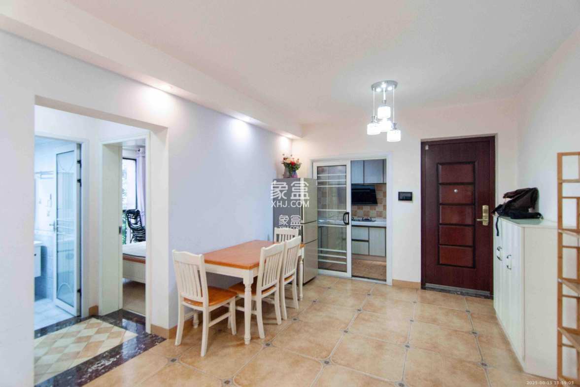 中海梅溪湖壹号  3室2厅1卫    2600.0元/月 中海梅溪湖壹号  3室2厅1卫    2600.0元/月室内图