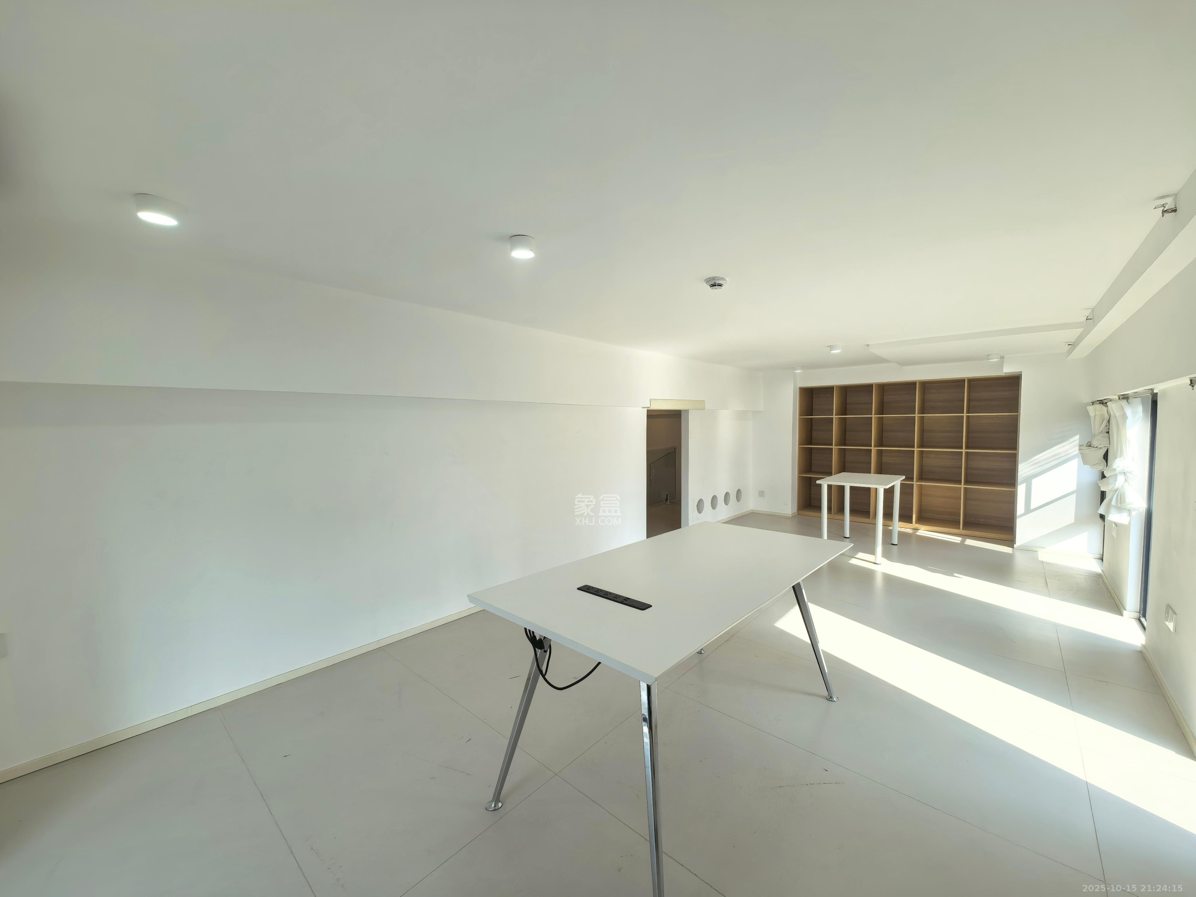 中海阅溪府  2室1厅1卫    1600.0元/月 中海阅溪府  2室1厅1卫    1600.0元/月室内图